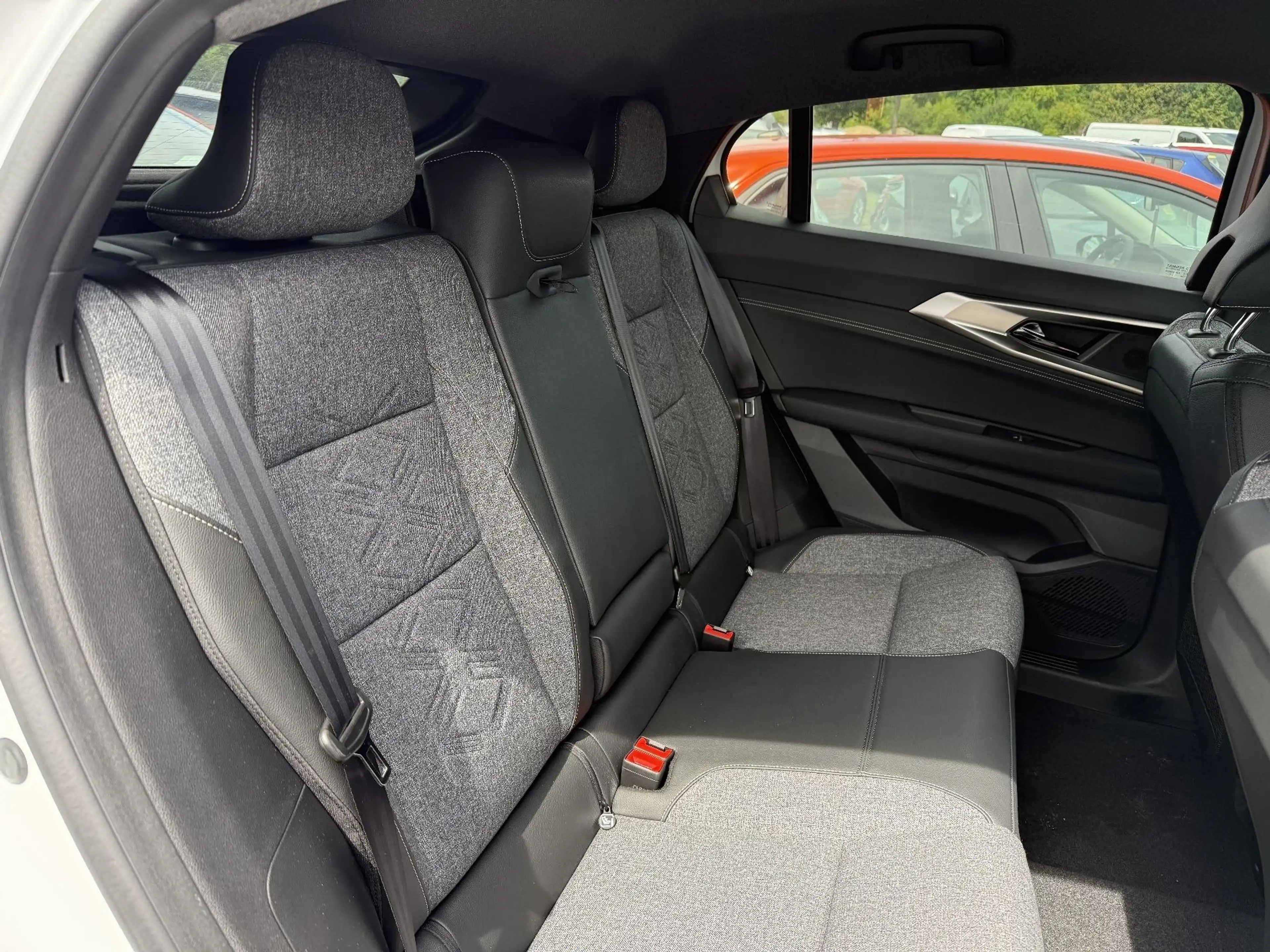 Renault Rafale Techno E-Tech Full Hybrid 200 — photo 11