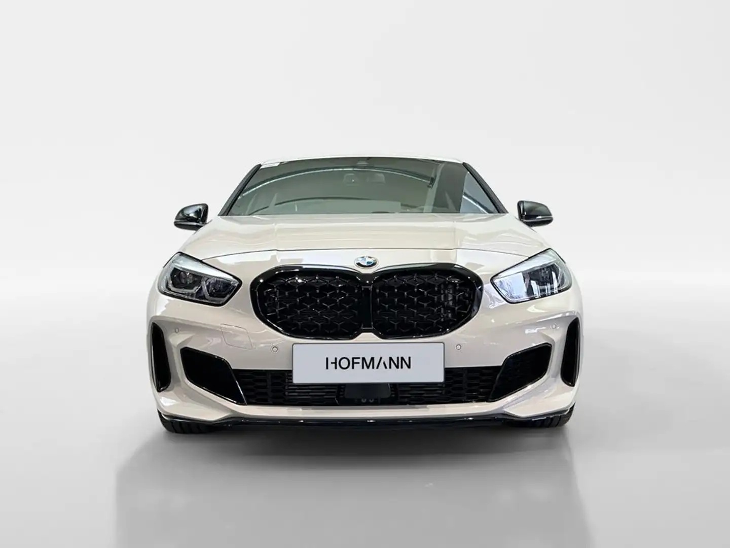 BMW M1 M Sport Beyaz - 2
