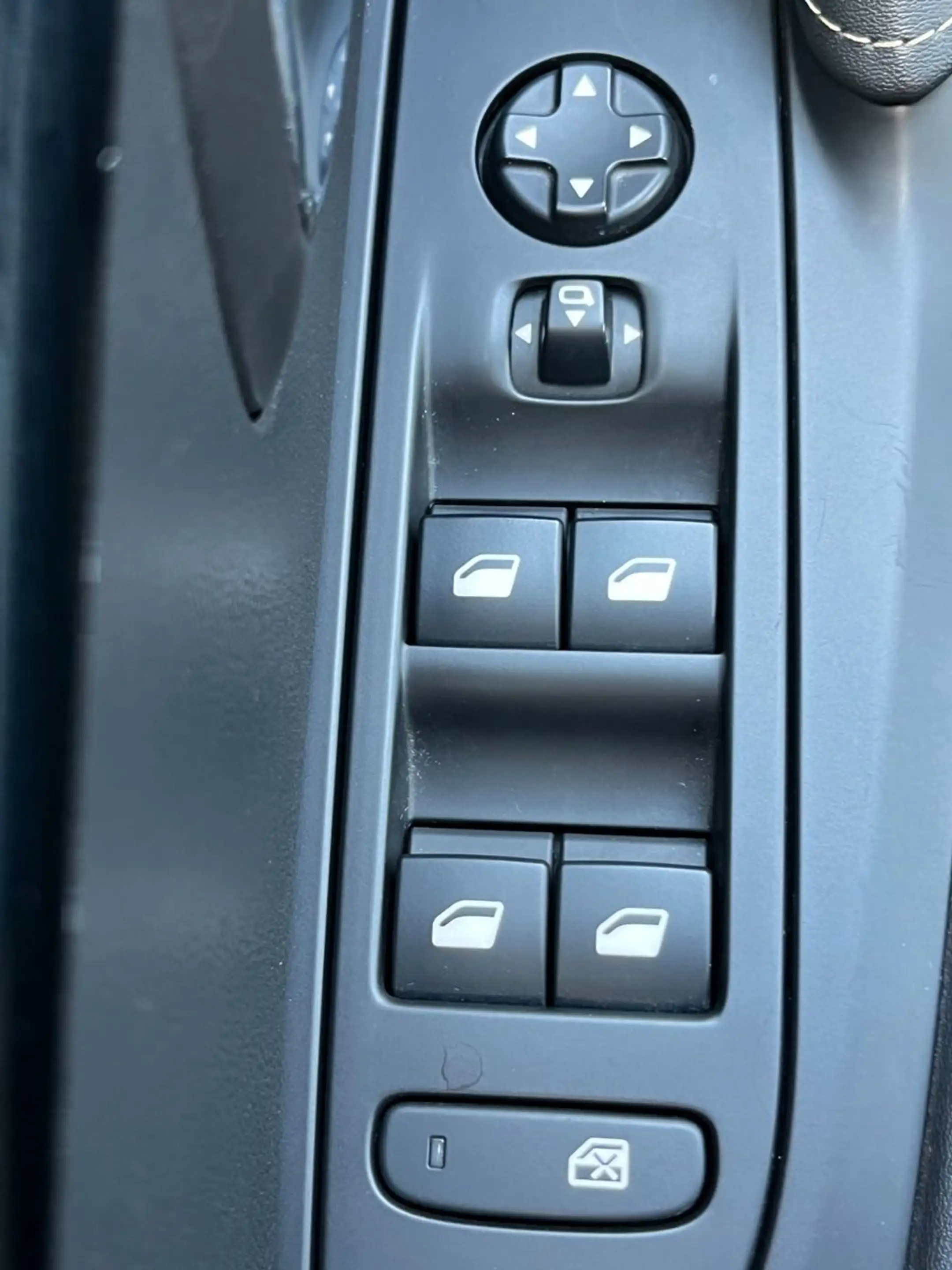 Peugeot 208 GT-LINE 130PS (SHZ, GLASDACH, PDC) — photo 13