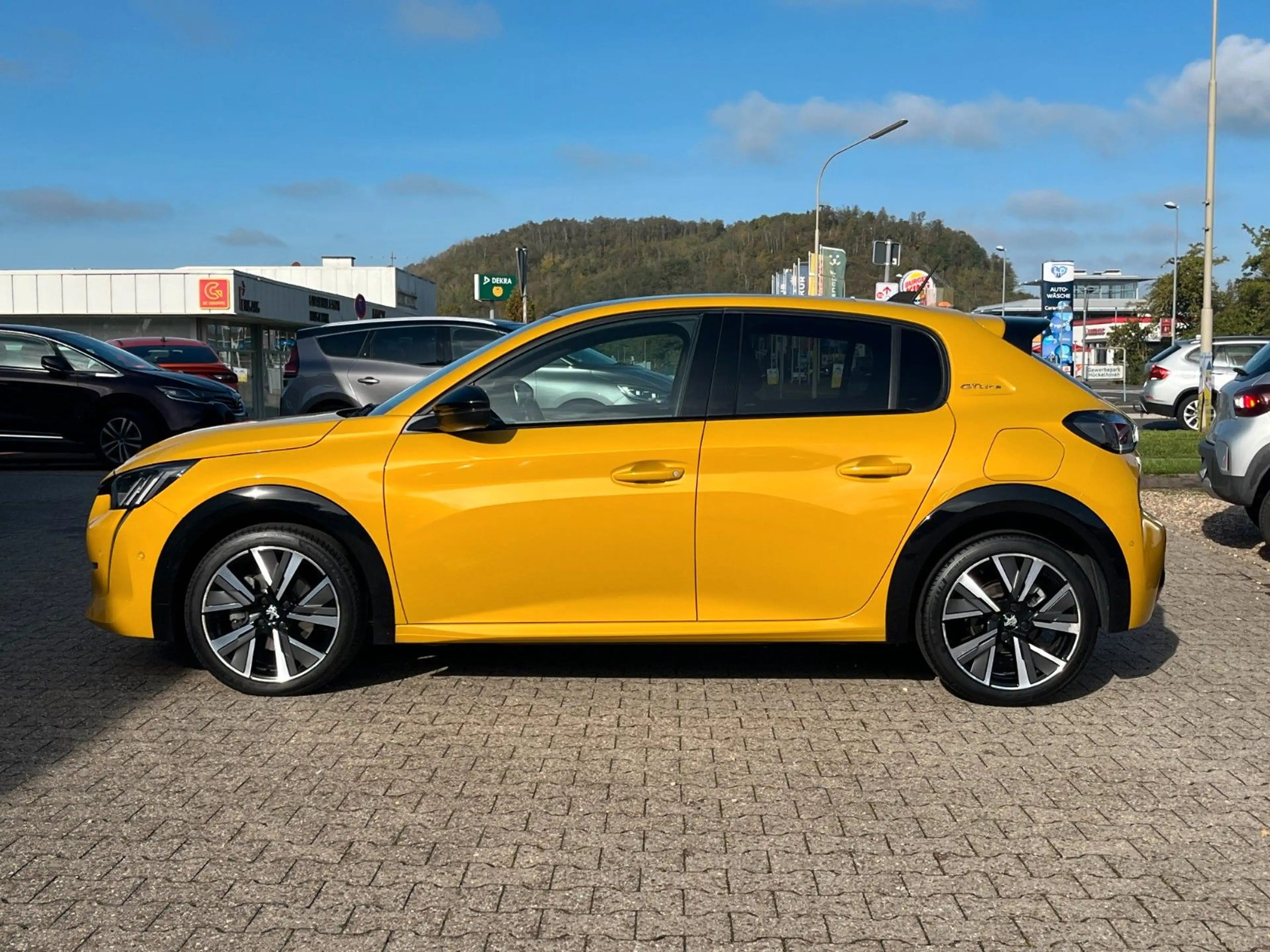 Peugeot 208 GT-LINE 130PS (SHZ, GLASDACH, PDC) — photo 4