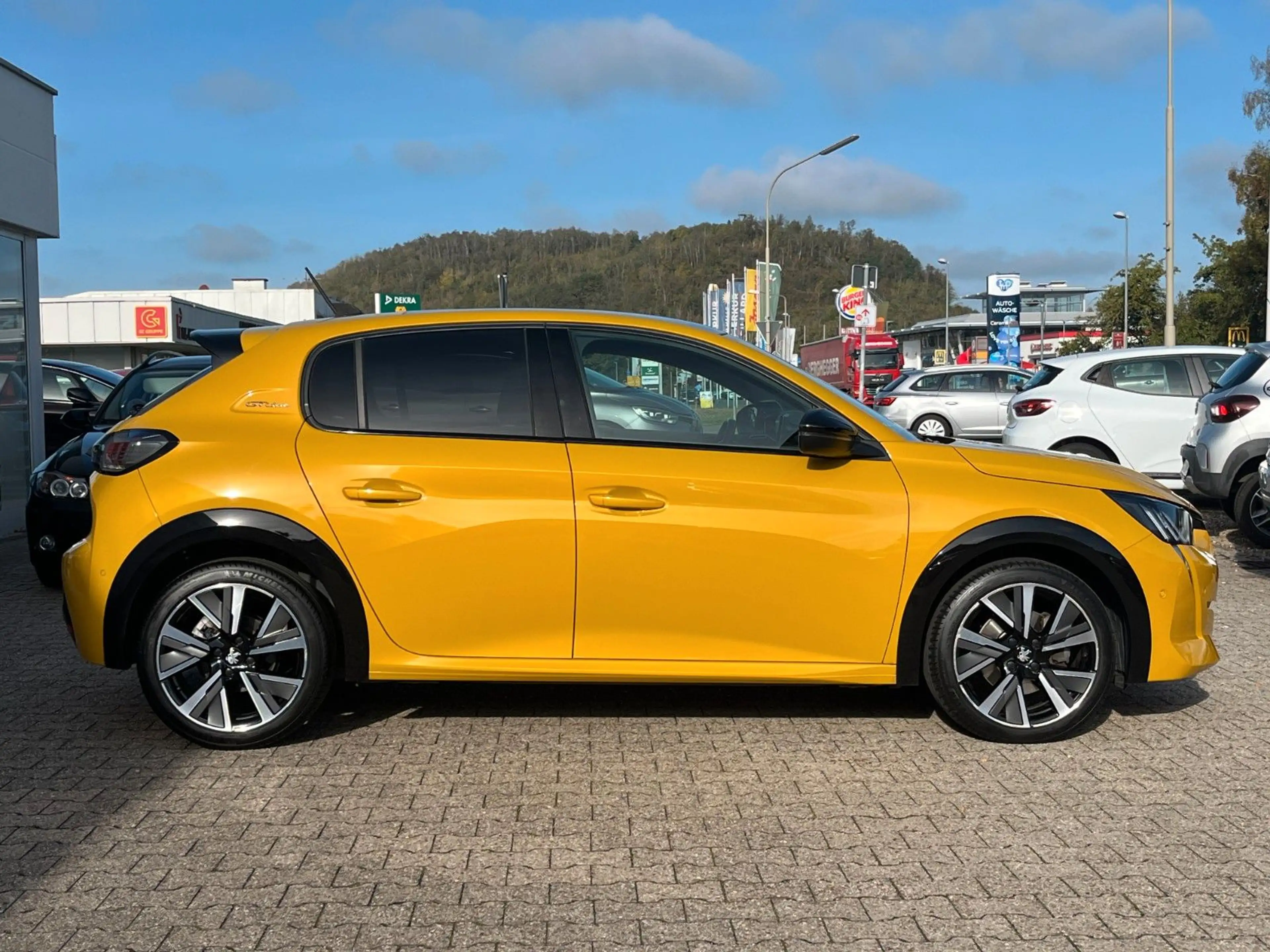 Peugeot 208 GT-LINE 130PS (SHZ, GLASDACH, PDC) — photo 3