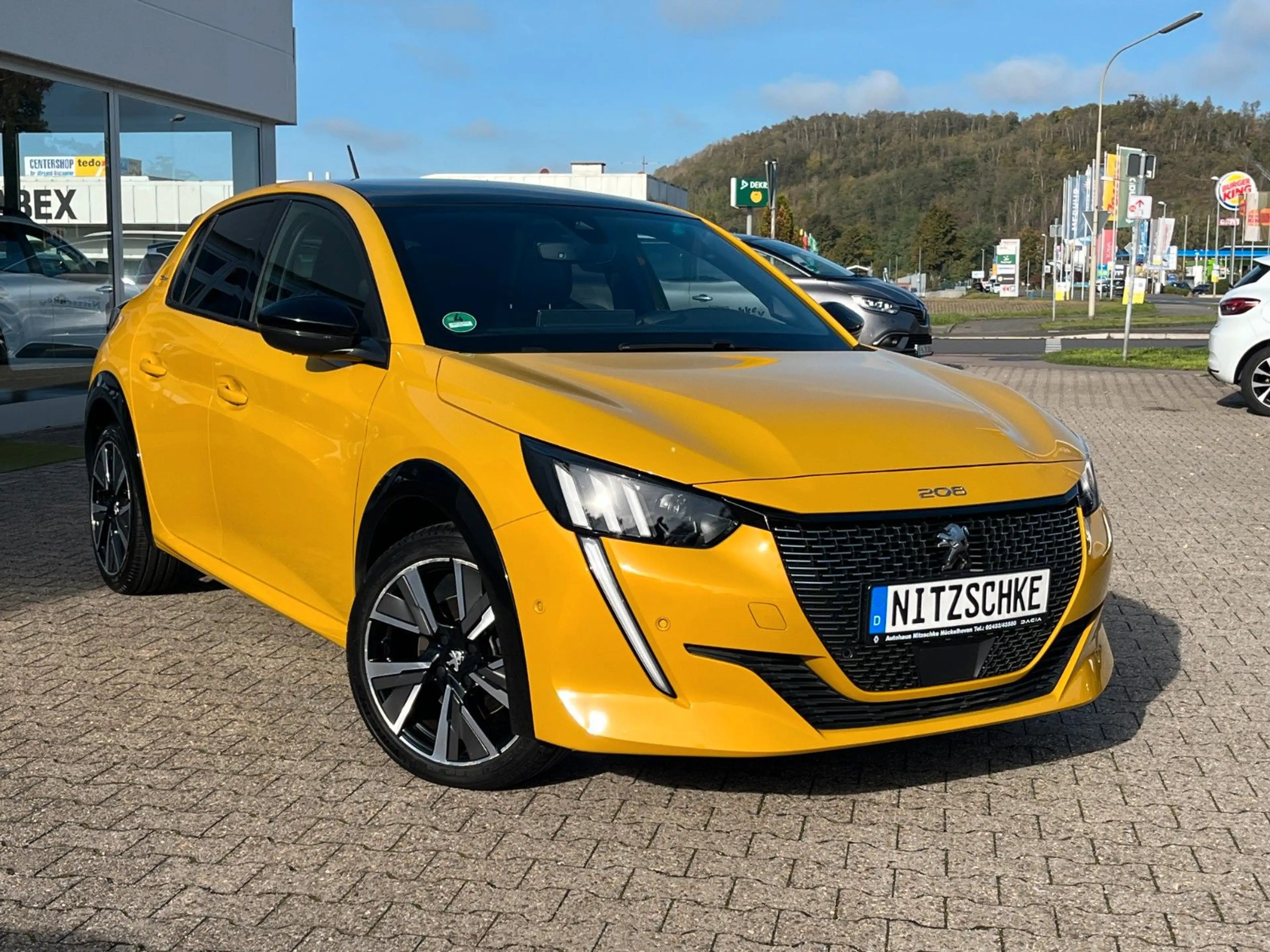 Peugeot 208 GT-LINE 130PS (SHZ, GLASDACH, PDC)
