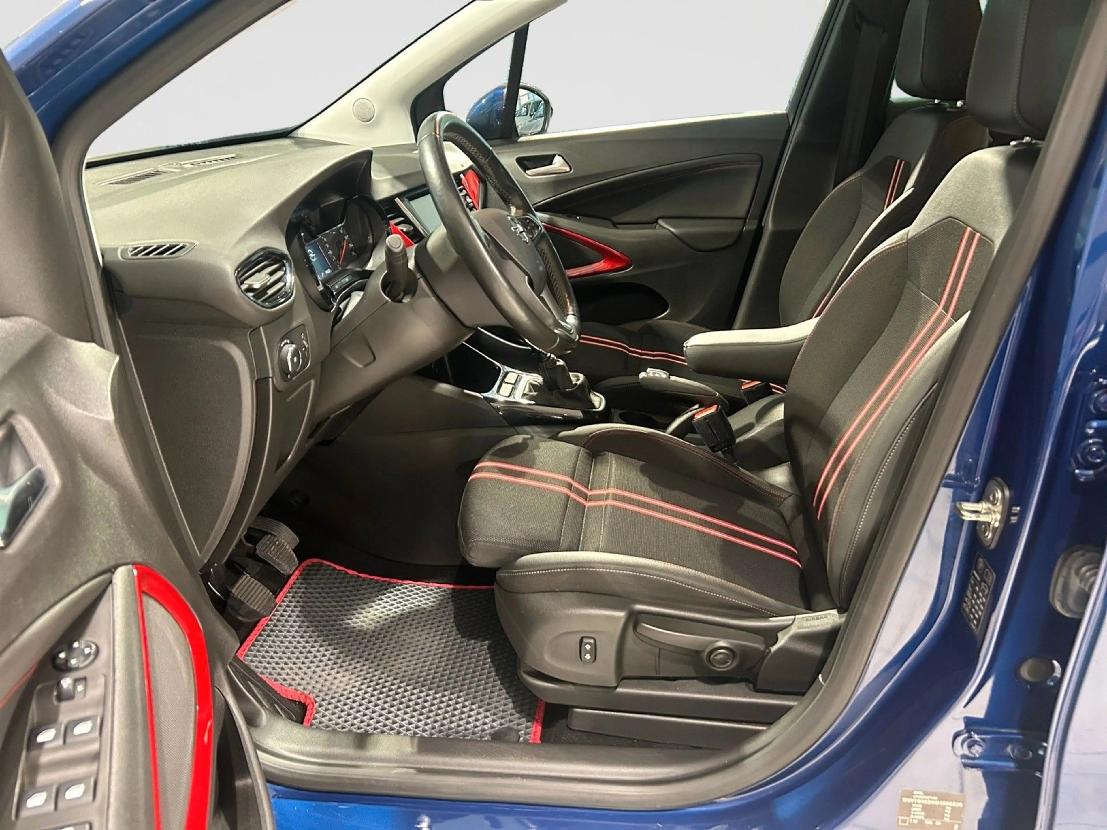 Opel Crossland X 1.2 GS Line SHZ LED KAM PARK — photo 7