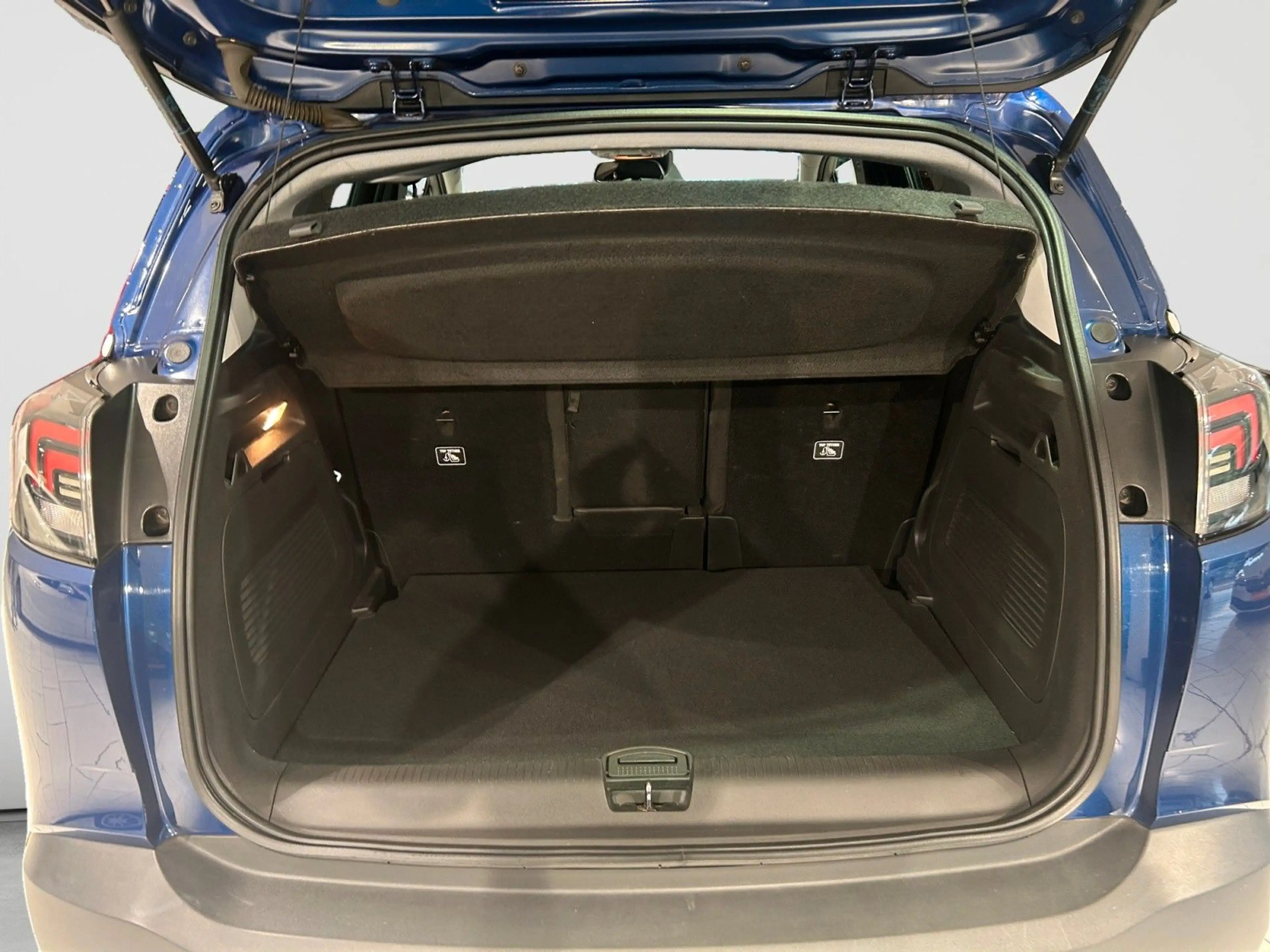 Opel Crossland X 1.2 GS Line SHZ LED KAM PARK — photo 9