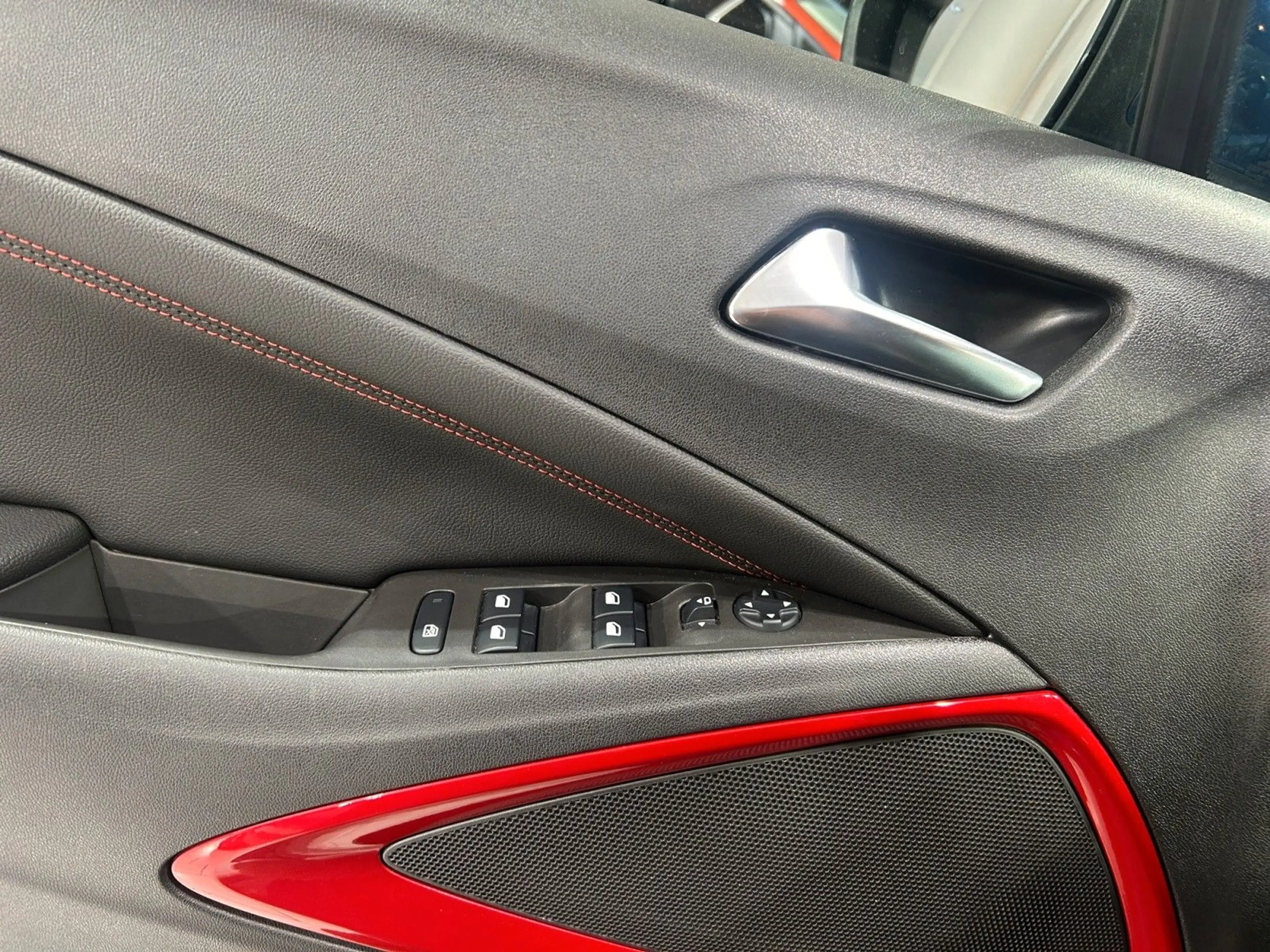 Opel Crossland X 1.2 GS Line SHZ LED KAM PARK — photo 10