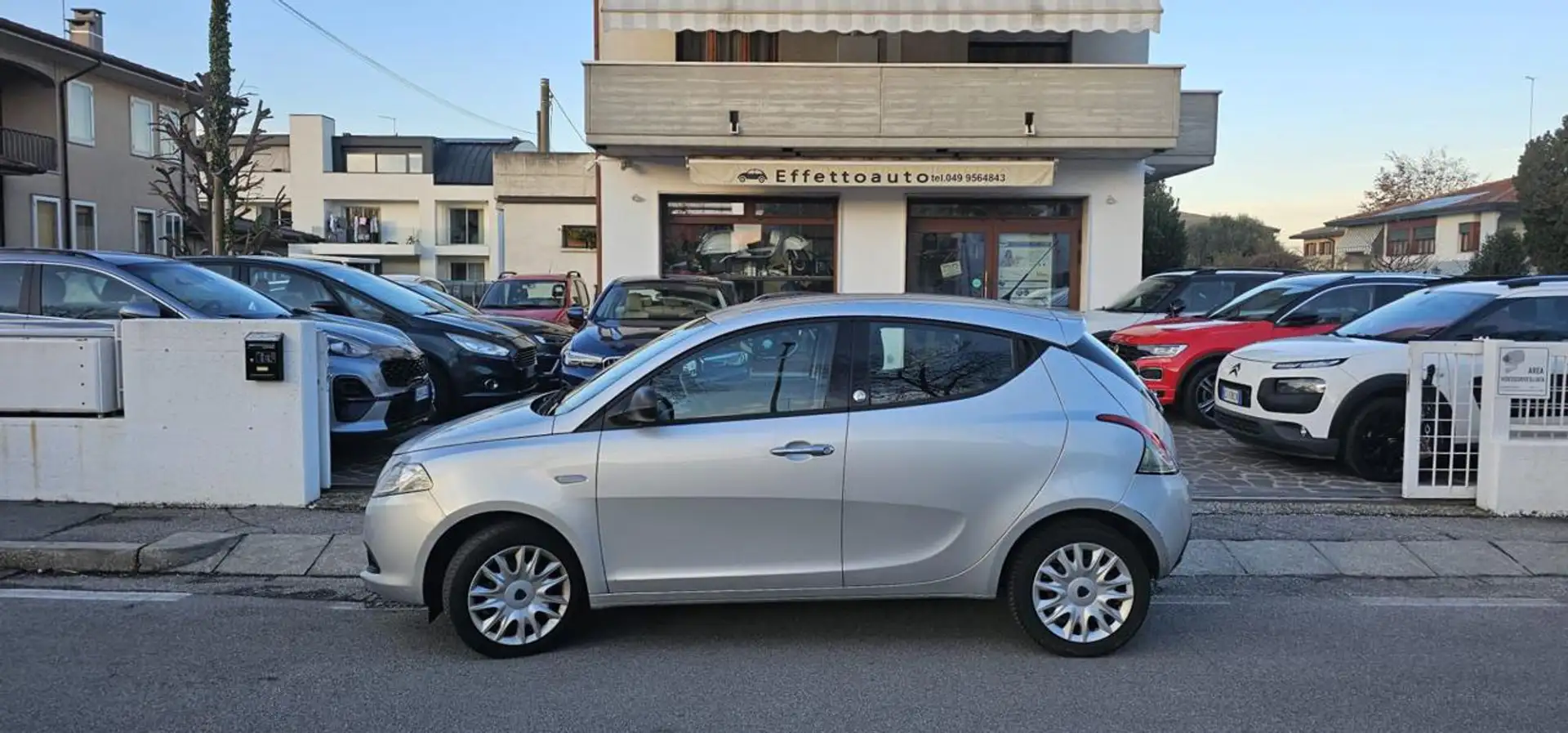 Lancia Ypsilon 1.2 69 CV 5 porte GPL Ecochic Elefantino Silber - 2
