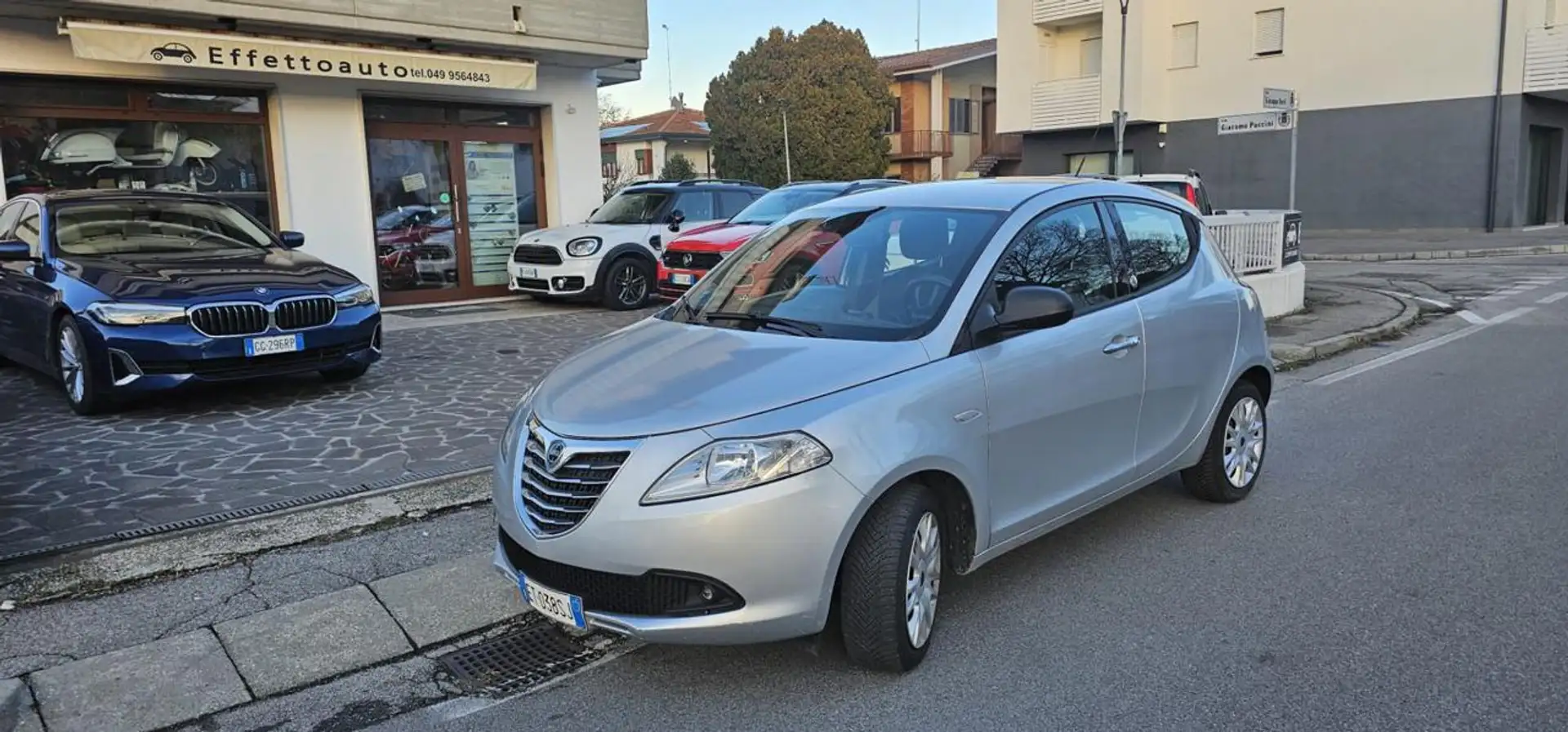 Lancia Ypsilon 1.2 69 CV 5 porte GPL Ecochic Elefantino Silber - 1