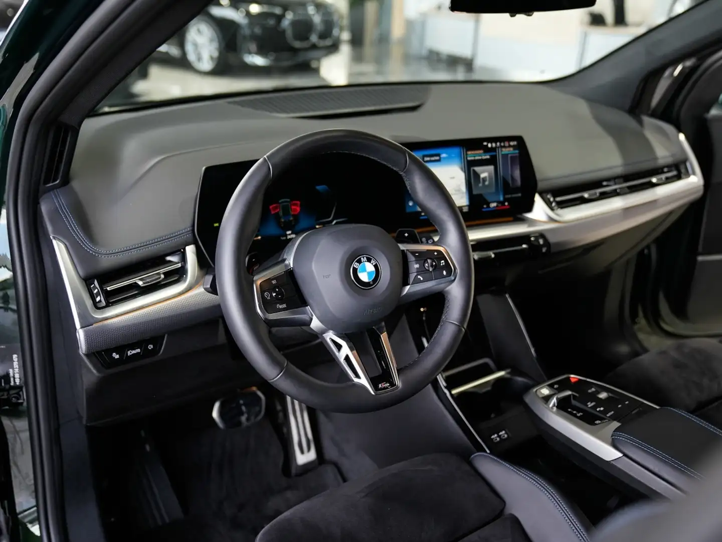 BMW 218 d M Sport Komfortzugang ACC Grün - 2