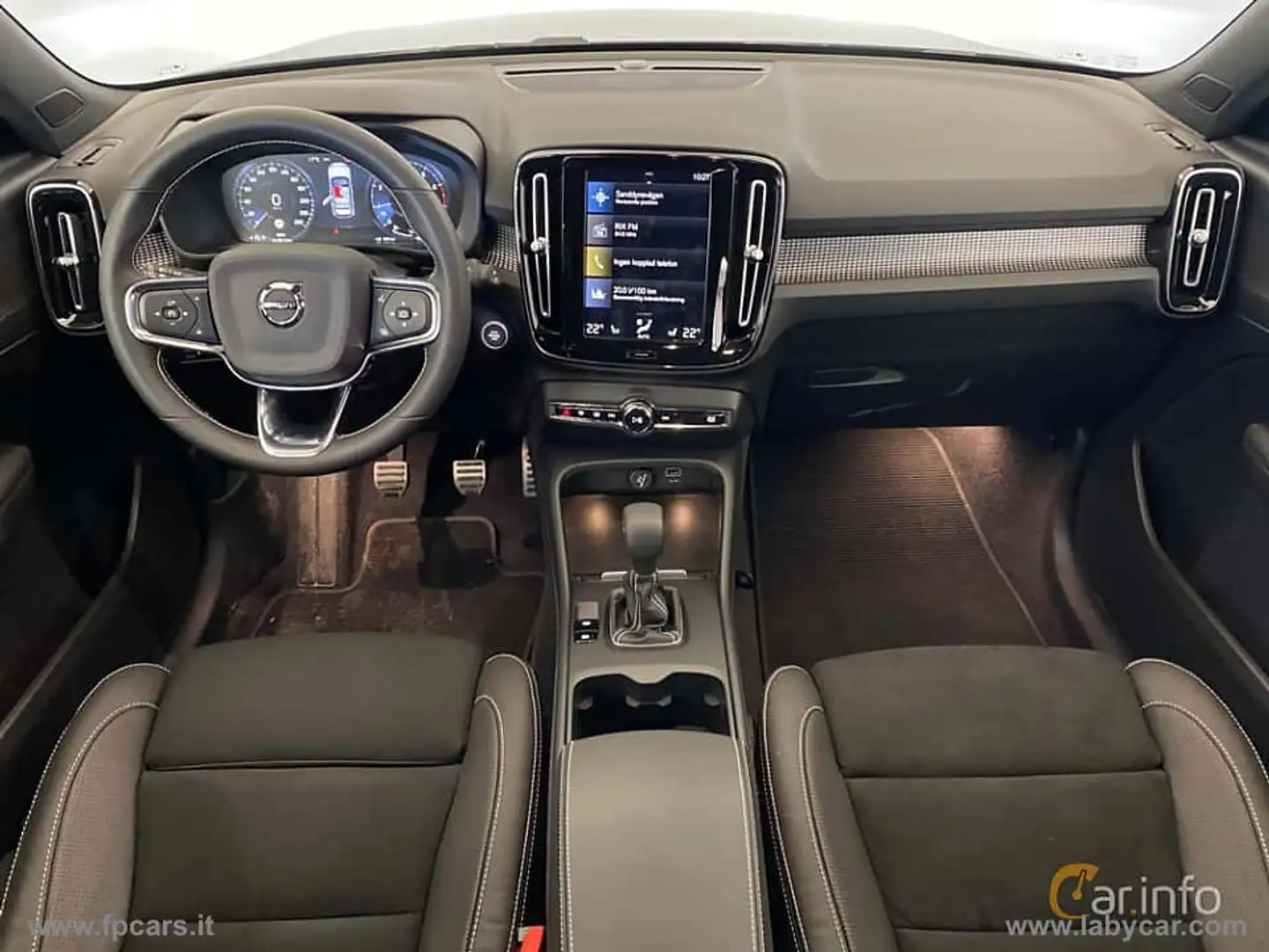 Volvo XC40 D3 R-design TETTO APRIBILE Nero - 2