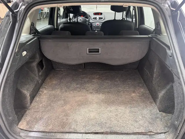 Renault Clio view 9
