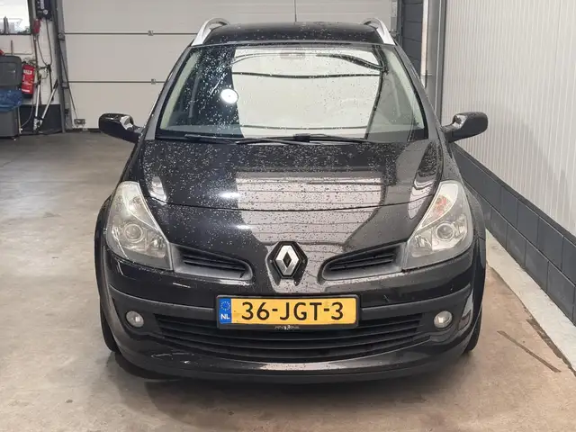 Renault Clio view 2