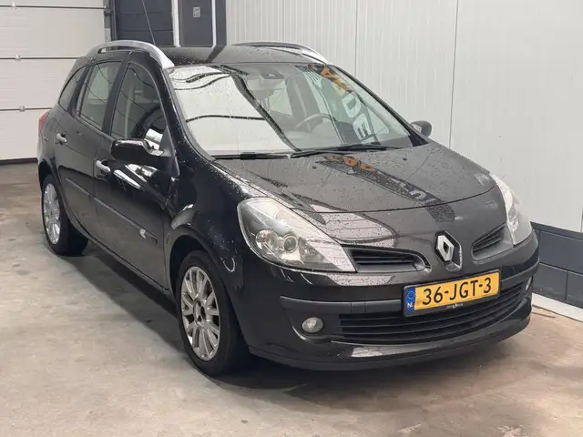 Renault Clio view 3