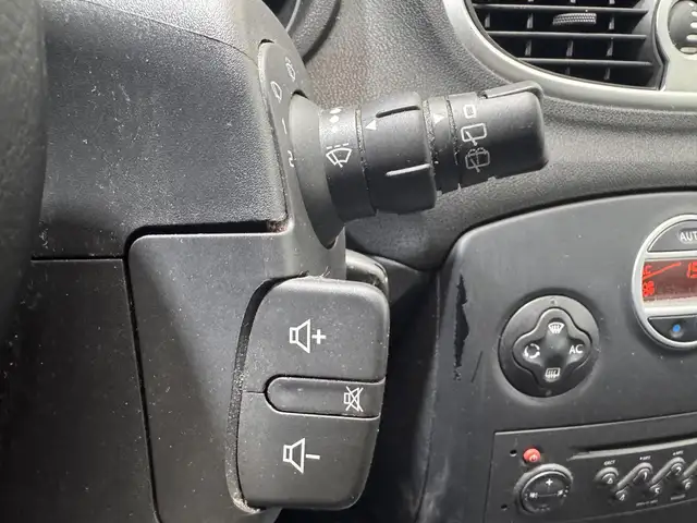 Renault Clio view 15