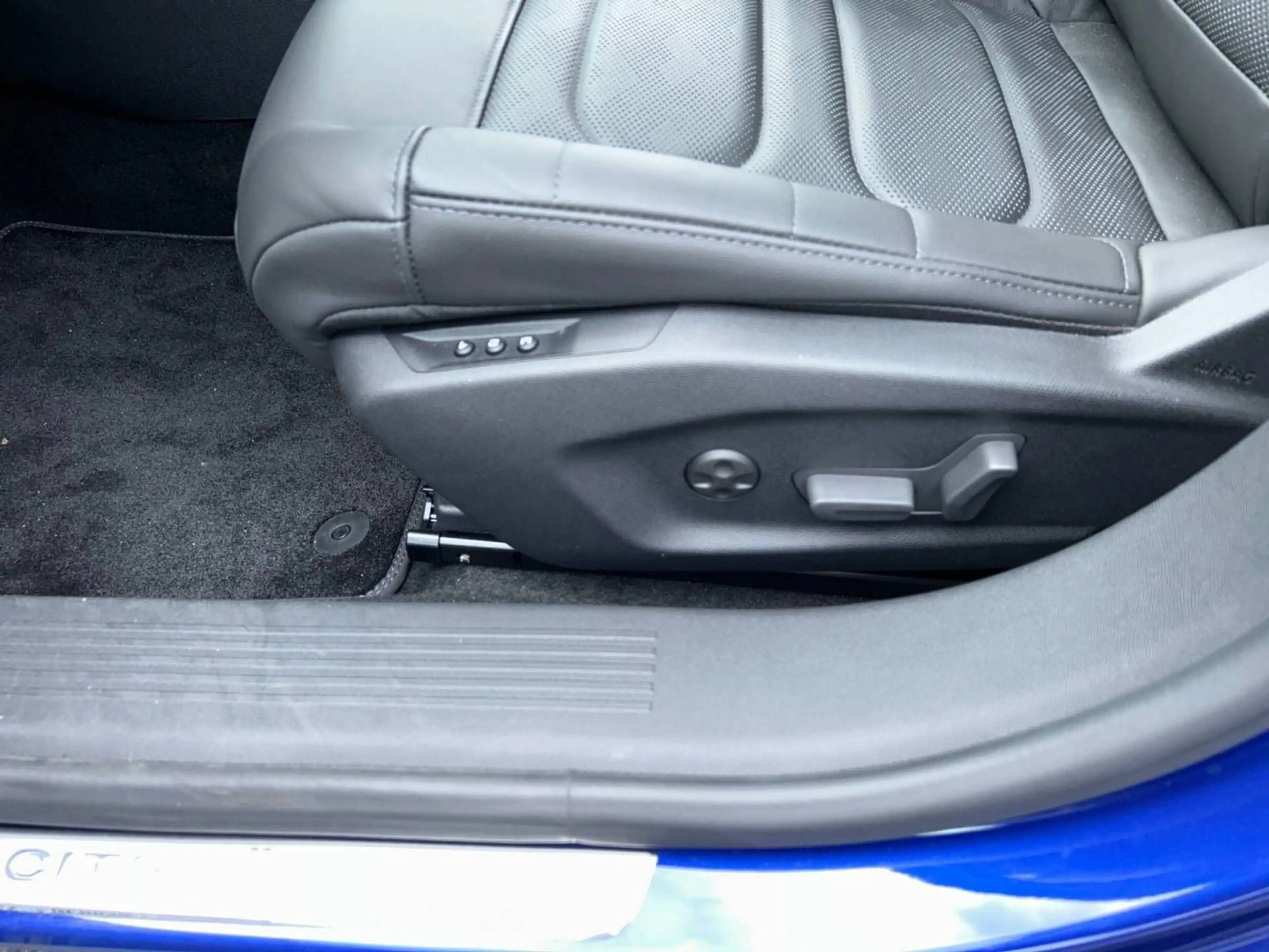 Citroen C5 X PureTech 180 S&S EAT8 Shine Pack — photo 15