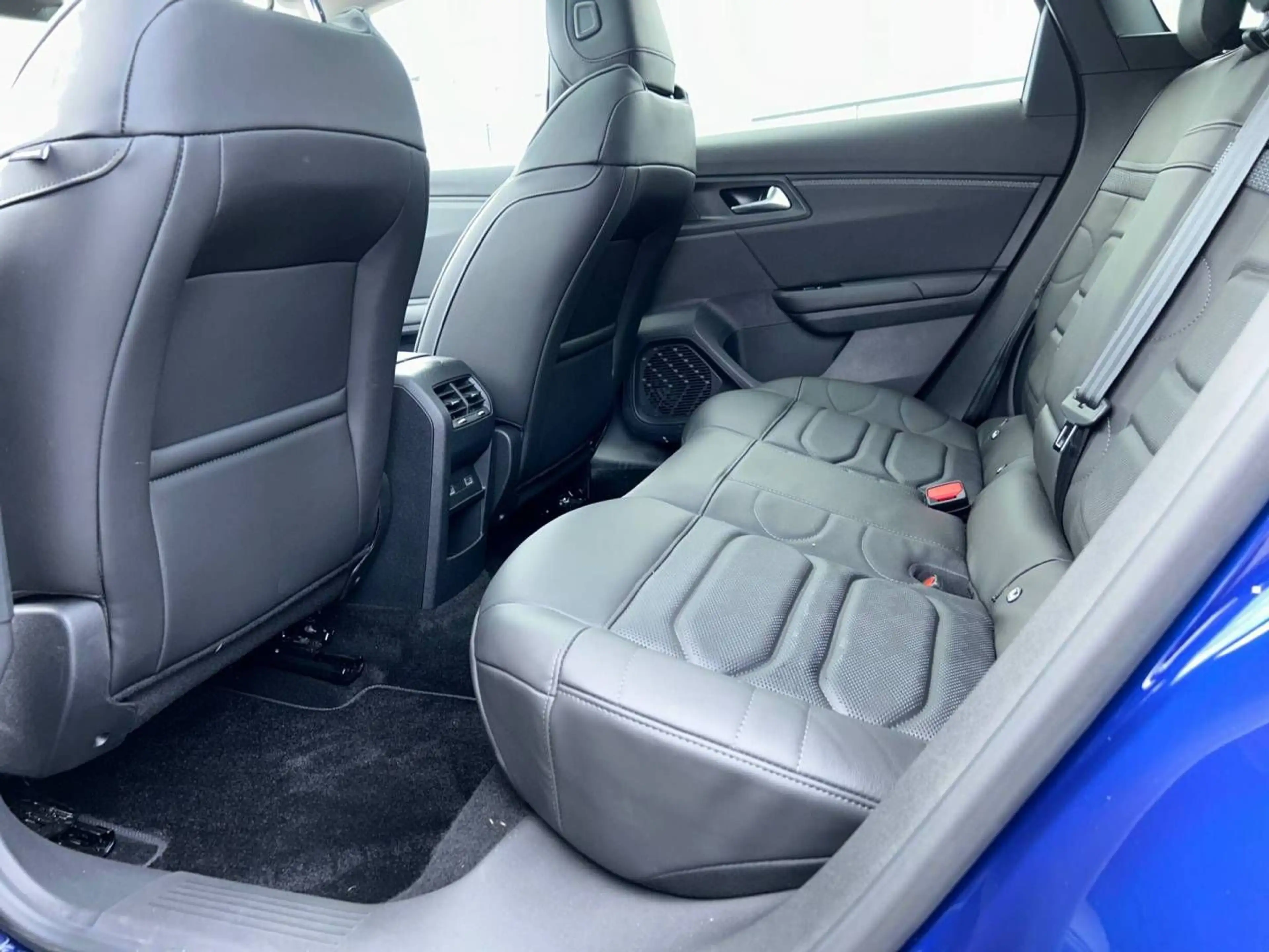 Citroen C5 X PureTech 180 S&S EAT8 Shine Pack — photo 9