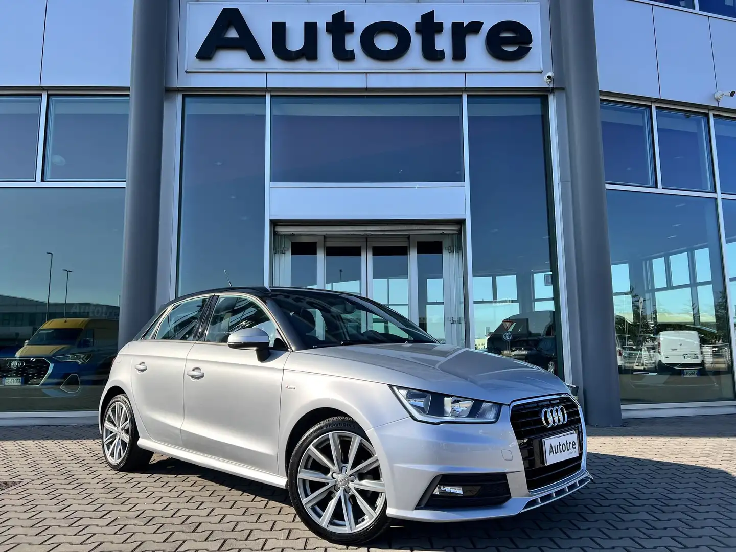 Audi A1 SPB 1.0 82CV TFSI ultra Admired Argento - 1