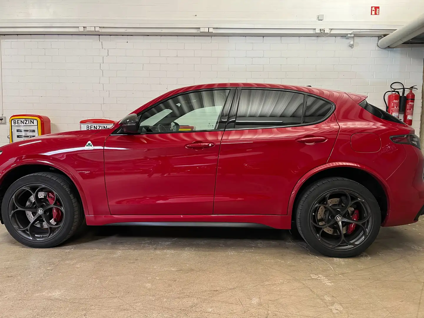 Alfa Romeo Stelvio Quadrifoglio Q4 Akrapovic (Werk) Blau - 1