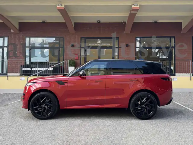 Land Rover Range Rover view 3
