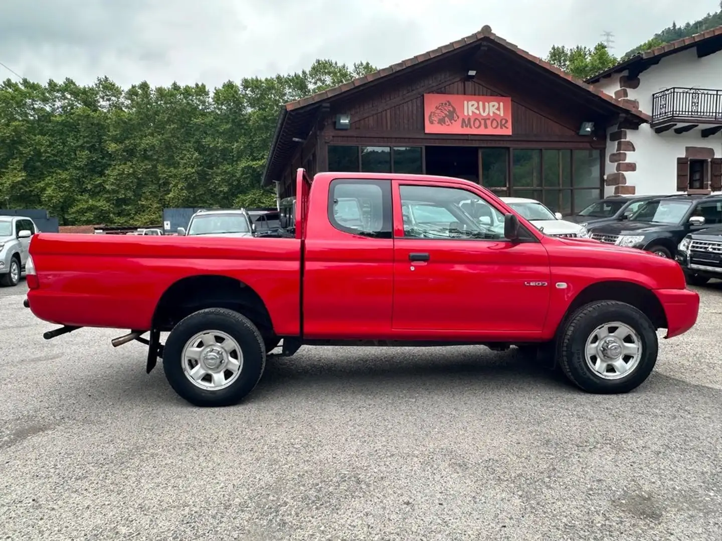 Mitsubishi L200 Club Cab 2.5TDI Invite 4x4 Rojo - 1