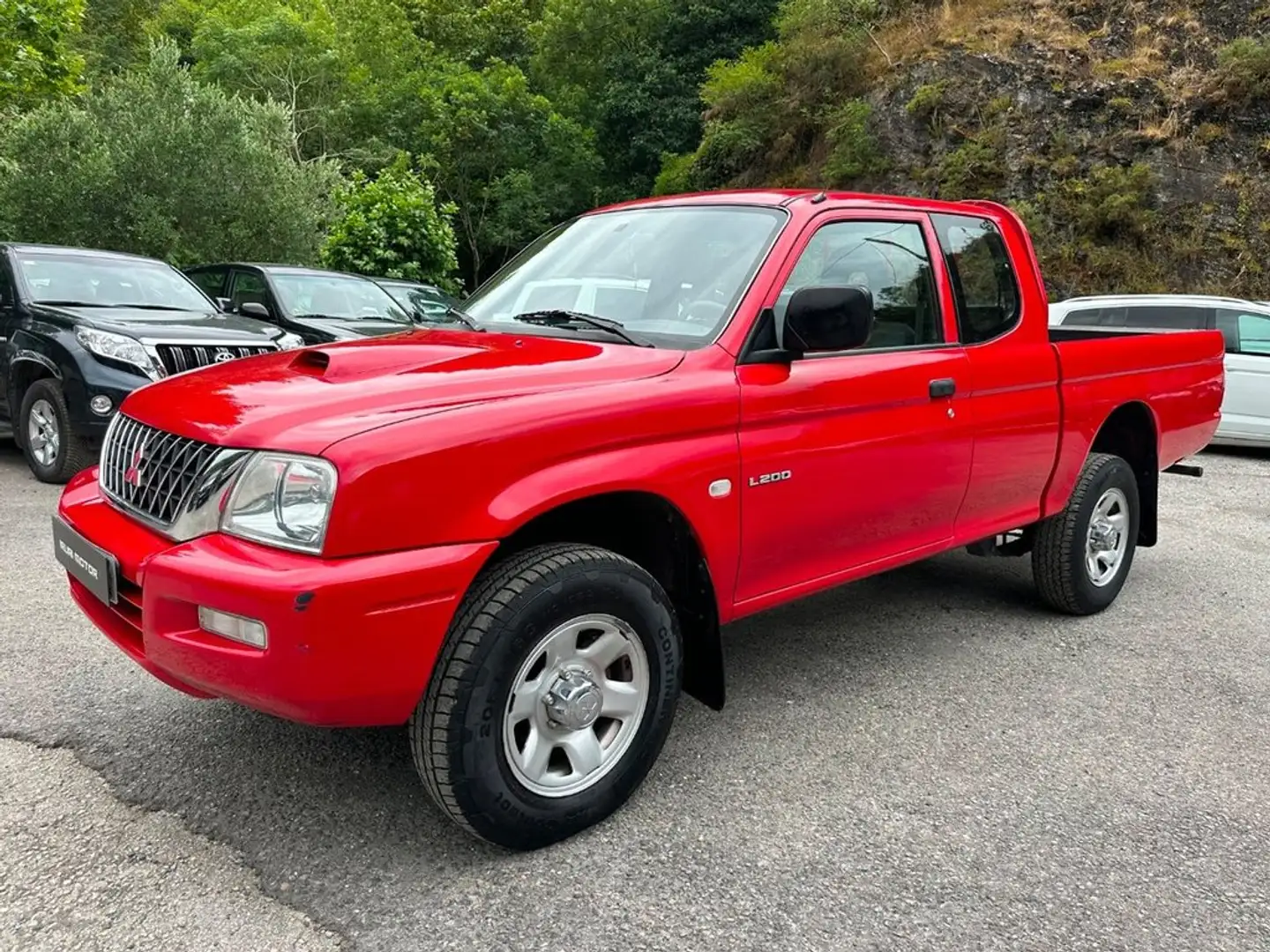 Mitsubishi L200 Club Cab 2.5TDI Invite 4x4 Rojo - 2