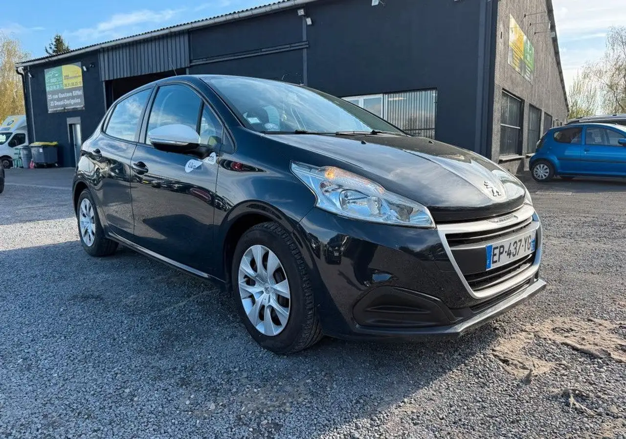 Peugeot 208 1litre essence 68 chx Â«Â ideal jeune ch