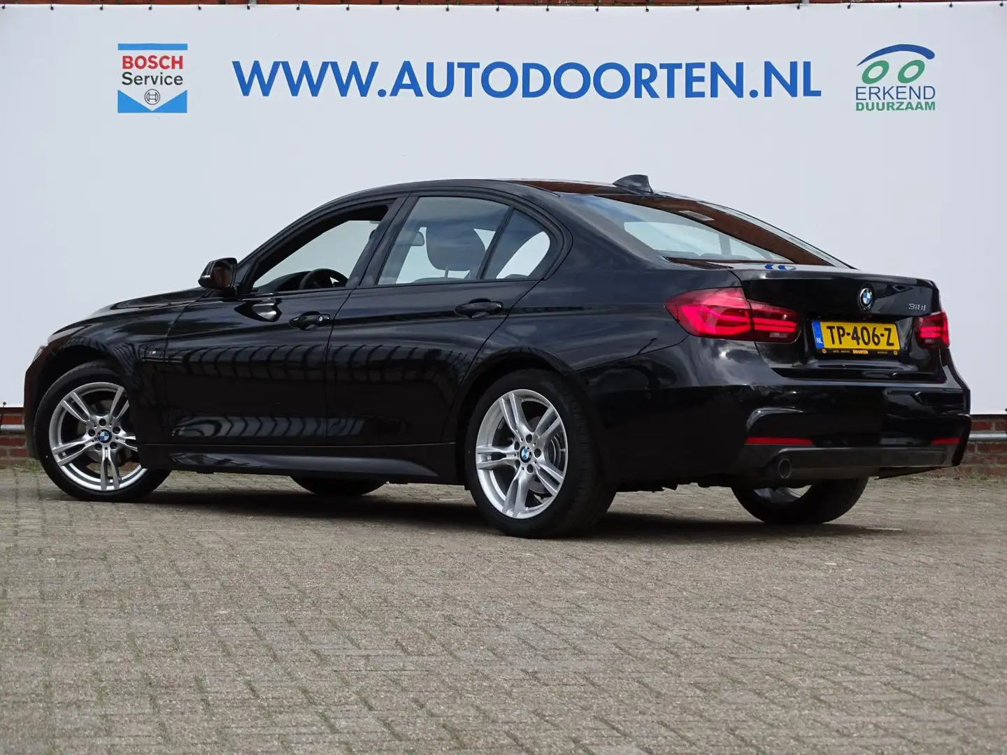 BMW 318 3-serie 318i M Sport Edition AUTOMAAT|ZWARTE HEMEL Zwart - 2