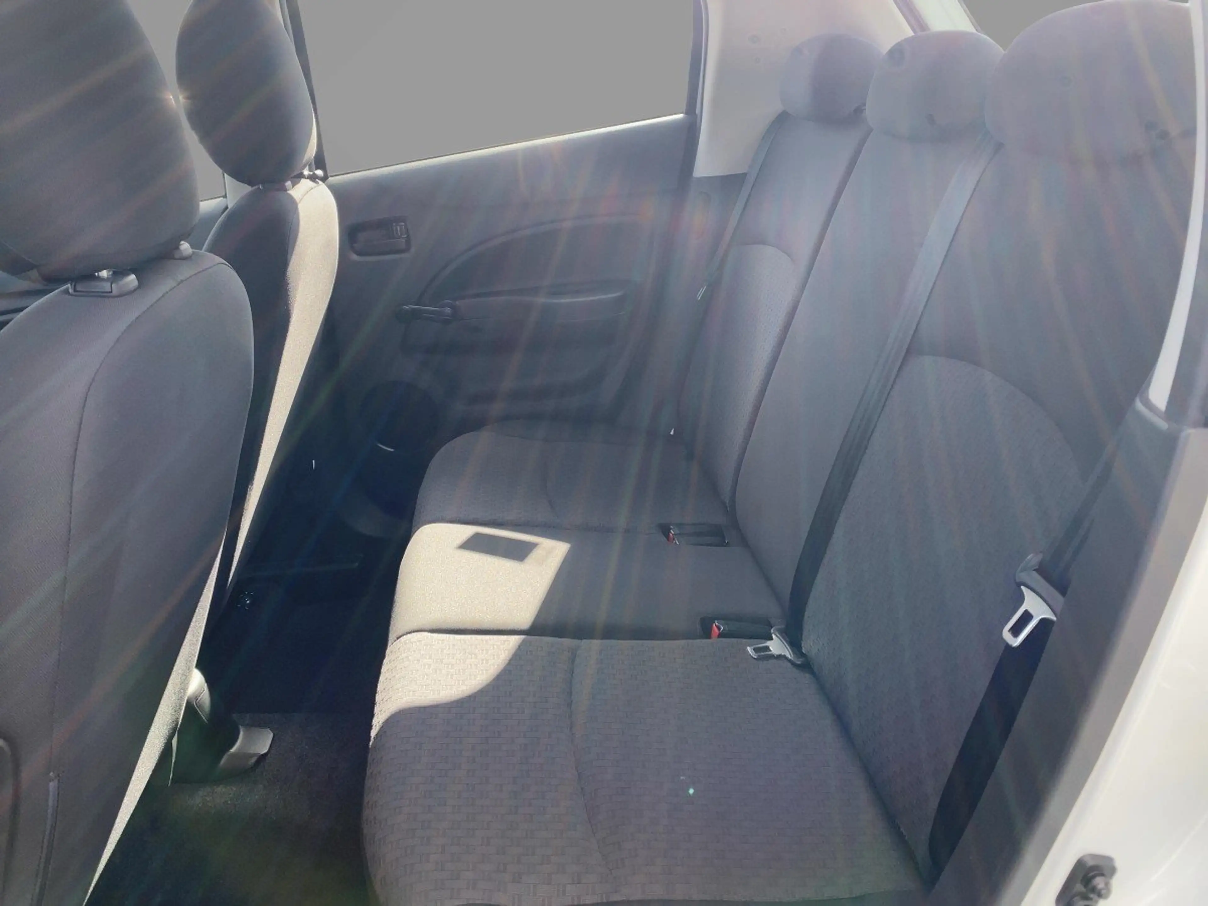 Mitsubishi Space Star 1.0 Edition 100 Facelift — photo 9