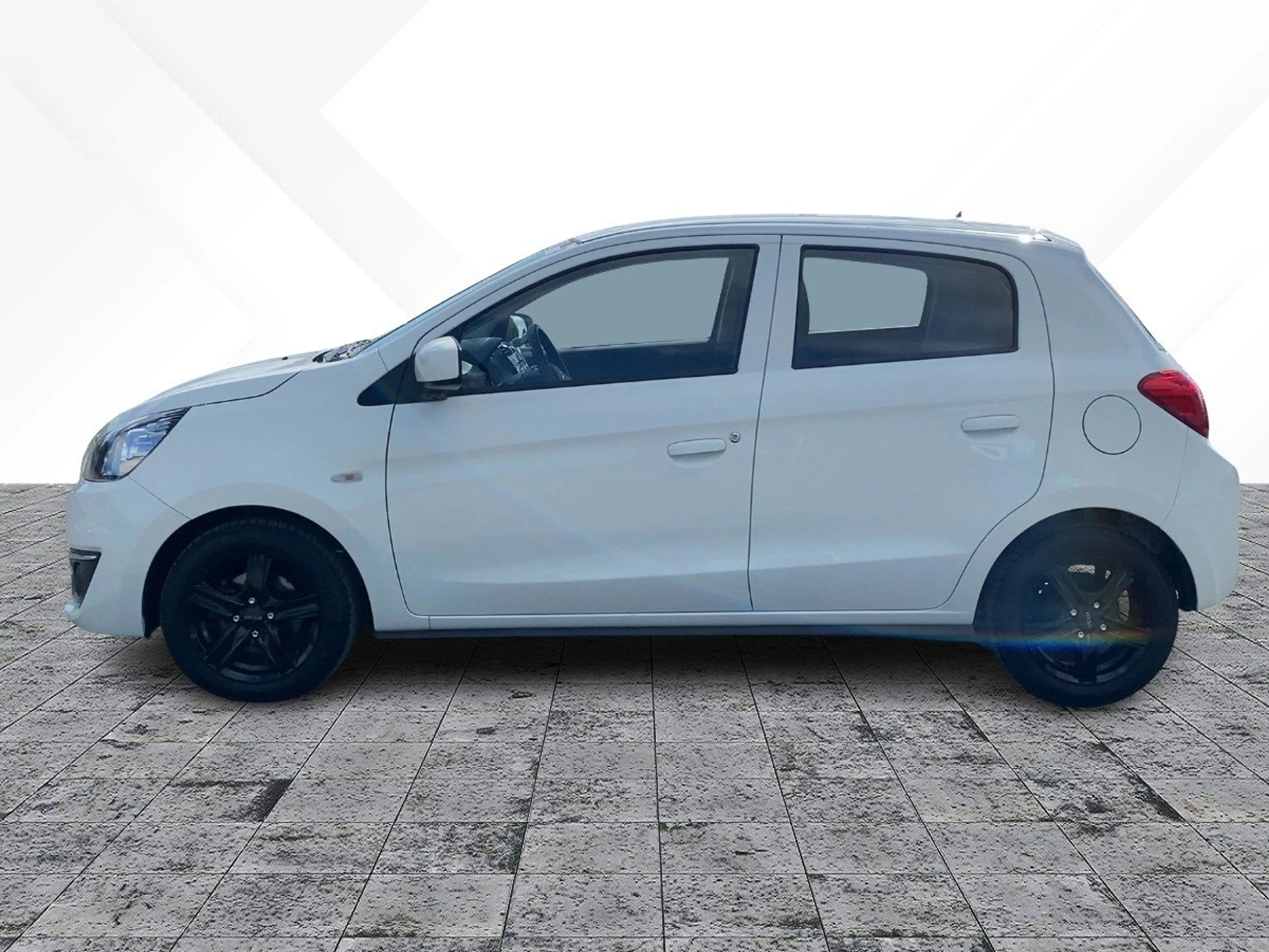 Mitsubishi Space Star 1.0 Edition 100 Facelift — photo 2