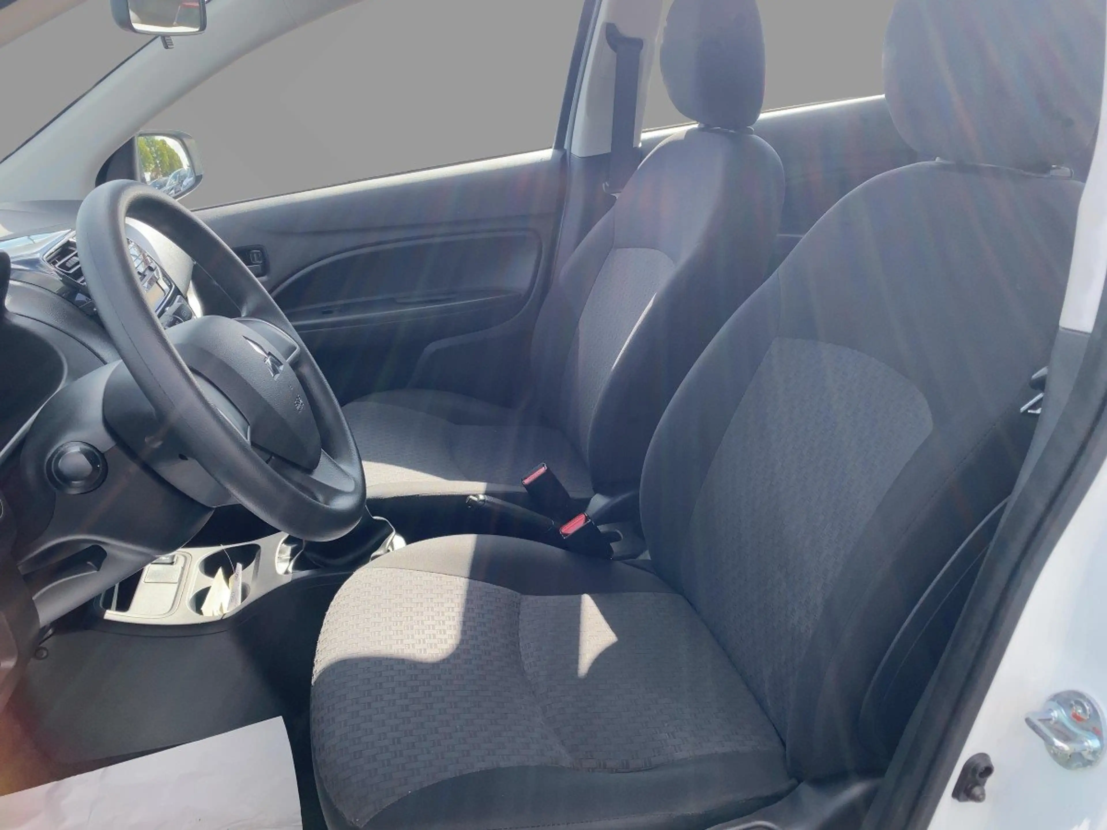 Mitsubishi Space Star 1.0 Edition 100 Facelift — photo 8