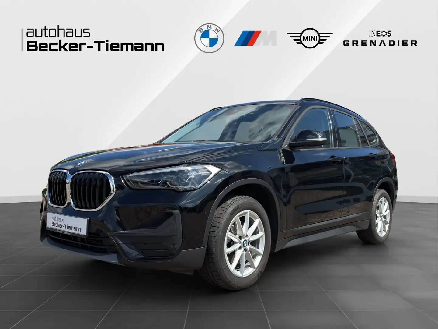BMW X1 xDrive18d Schwarz - 1