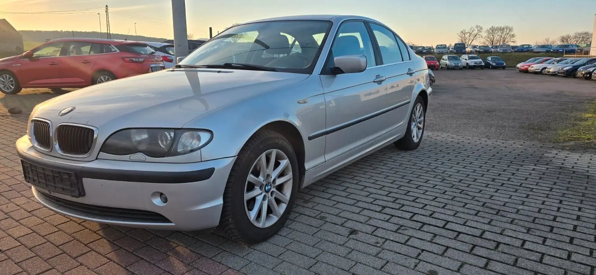 BMW 318 3 Lim. 2.0 TÜV 05/2026 Silber - 1