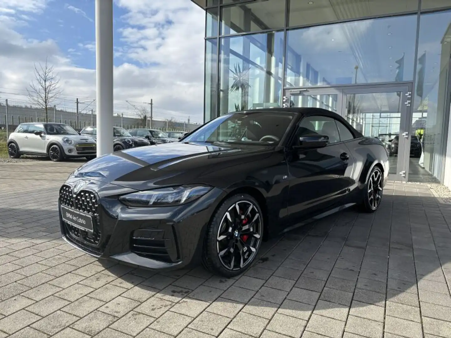 BMW 420 i Cabrio M Sportpaket Schwarz - 2