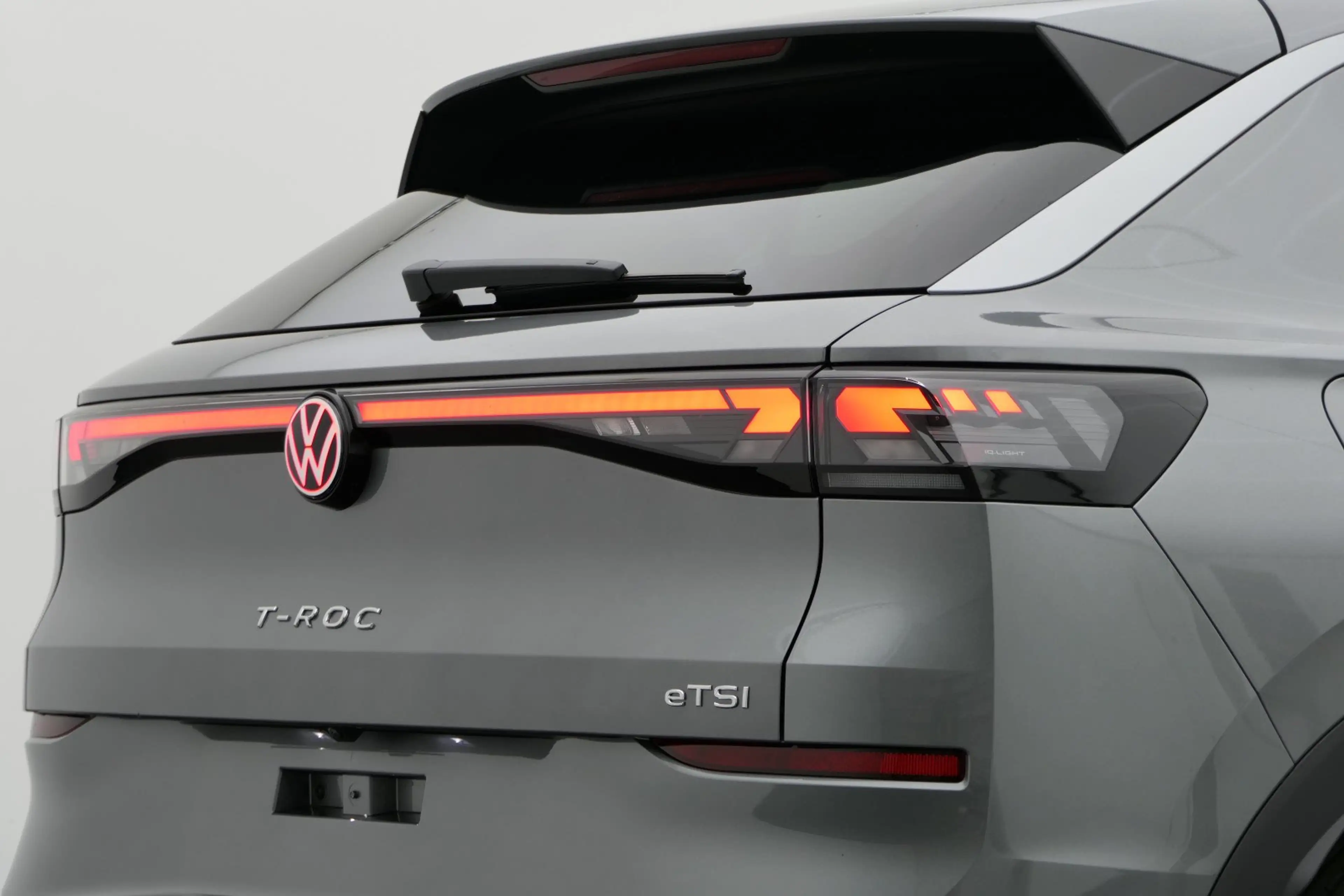 Volkswagen T-Roc T-Roc 1.5 eTSI DSG +R-LINE+AHK+LED-SW+EL.HK+18"+ — photo 14