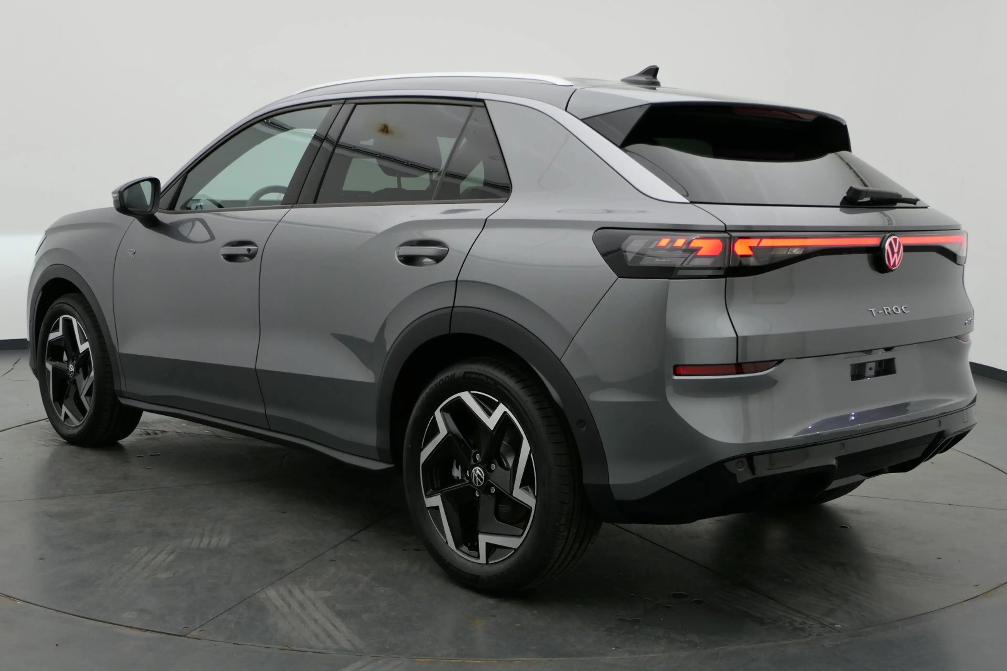 Volkswagen T-Roc T-Roc 1.5 eTSI DSG +R-LINE+AHK+LED-SW+EL.HK+18"+ — photo 10