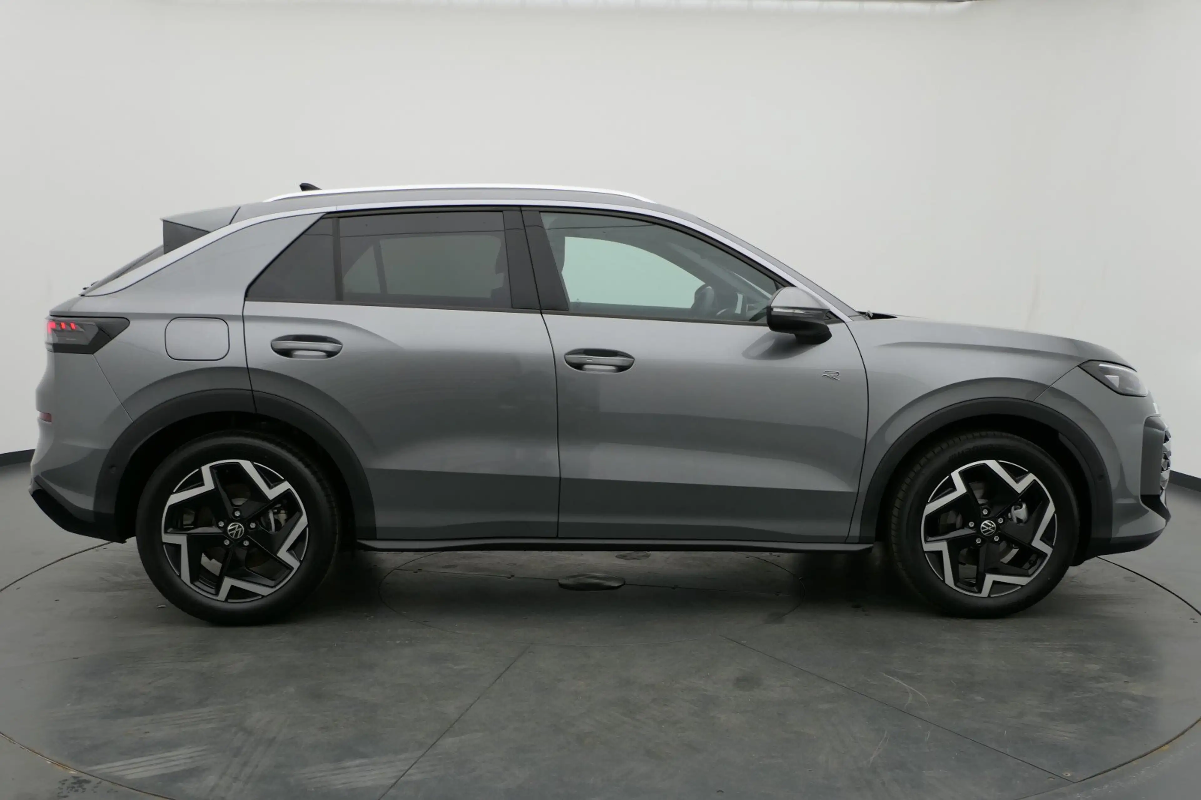 Volkswagen T-Roc T-Roc 1.5 eTSI DSG +R-LINE+AHK+LED-SW+EL.HK+18"+ — photo 8