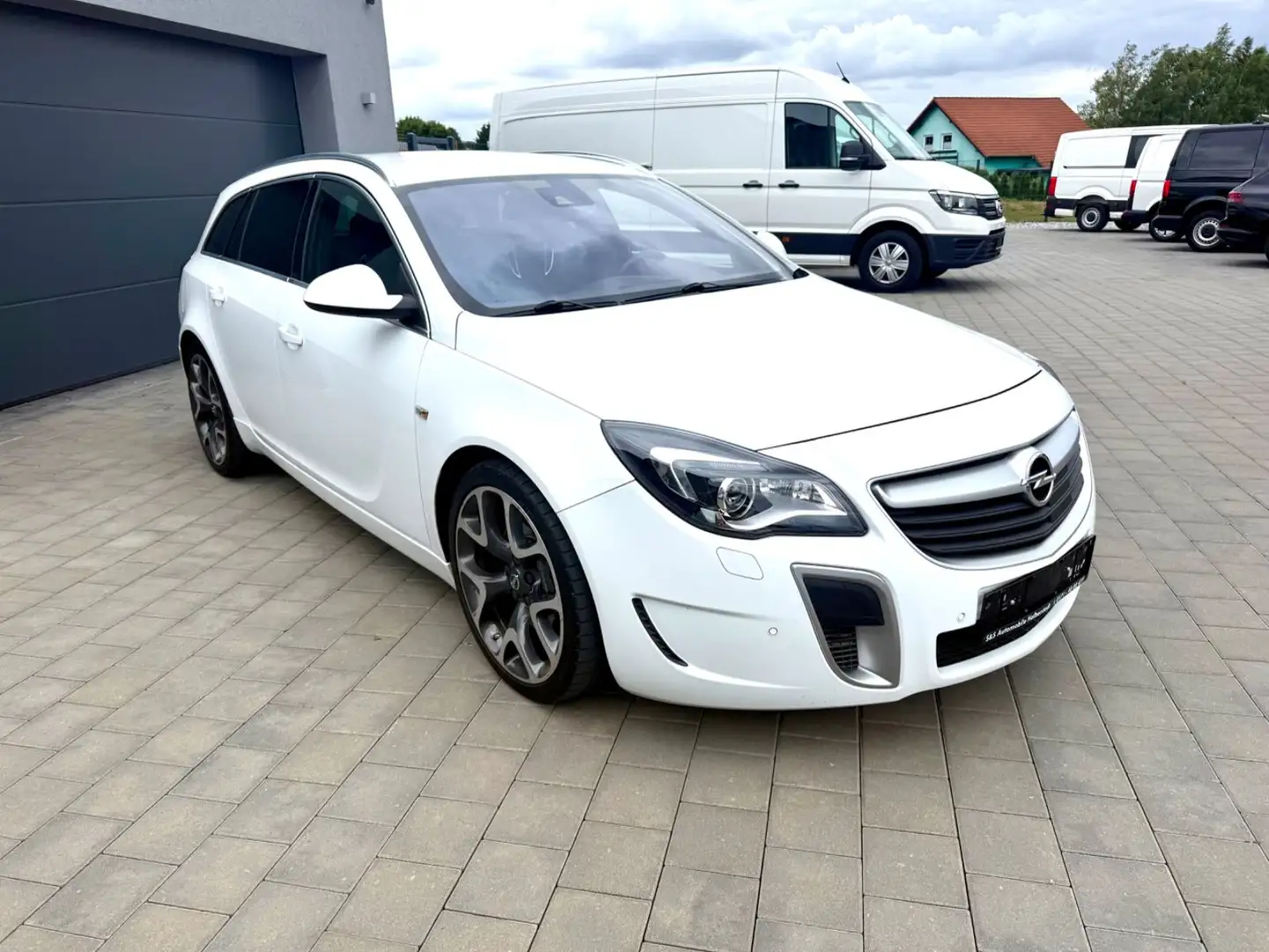 Opel Insignia A OPC 4x4 Sports Tourer Recaro Bose Weiß - 1