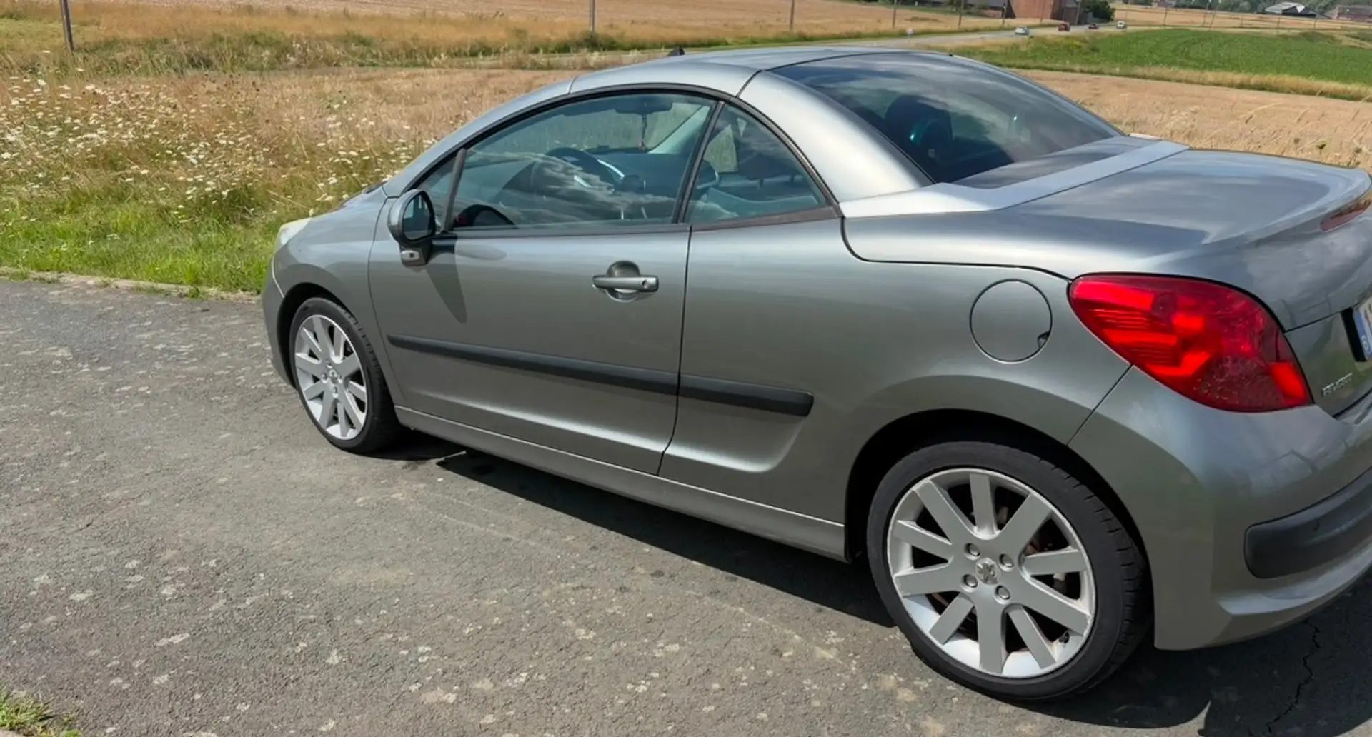 Peugeot 207 207 CC 1.6 HDi FAP Argent - 2