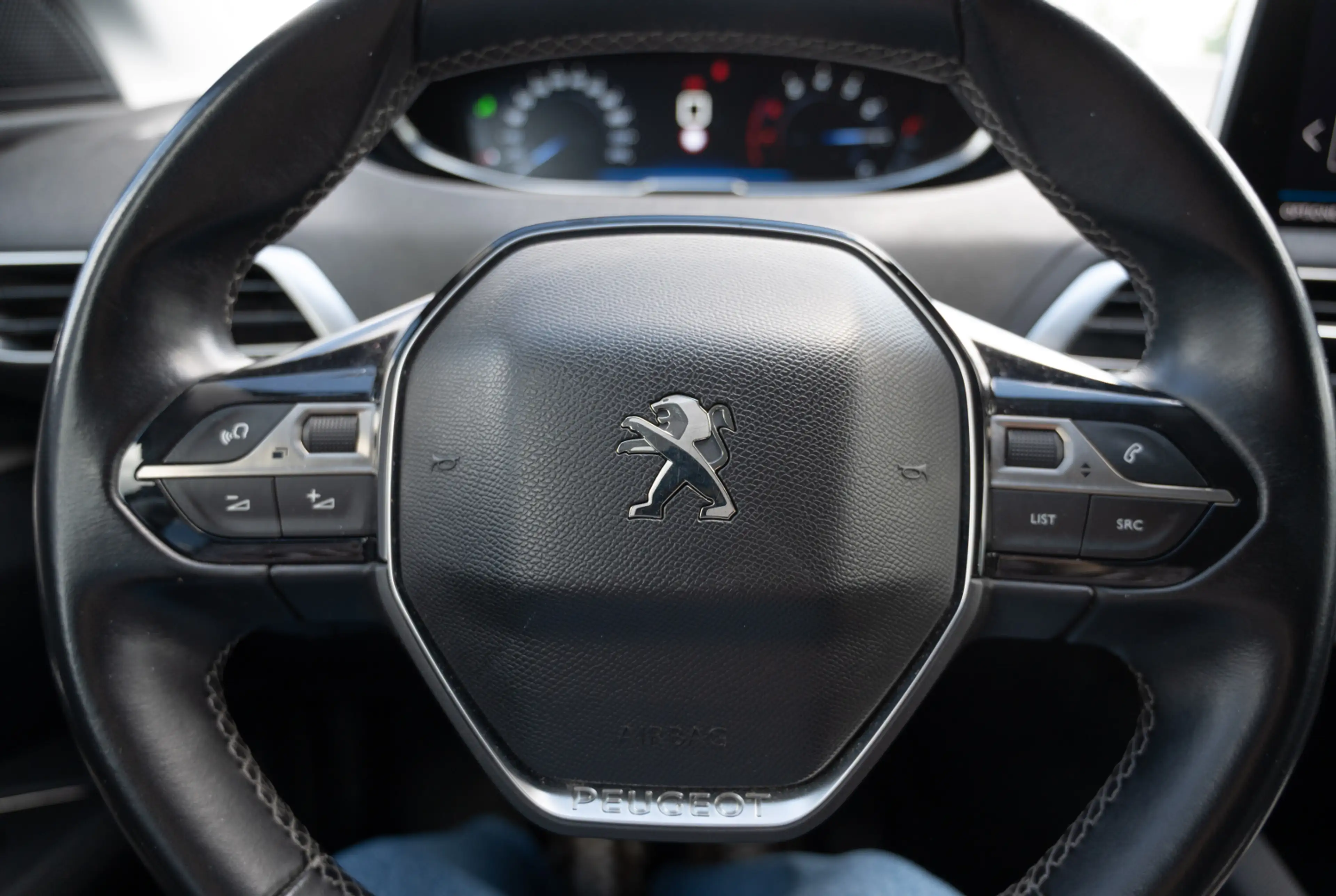Peugeot 3008 Allure Pack 1.2 PureTech 130 *MIRRORSCREEN*SHZ*DAB* *INVENTUR-SALE* — photo 14