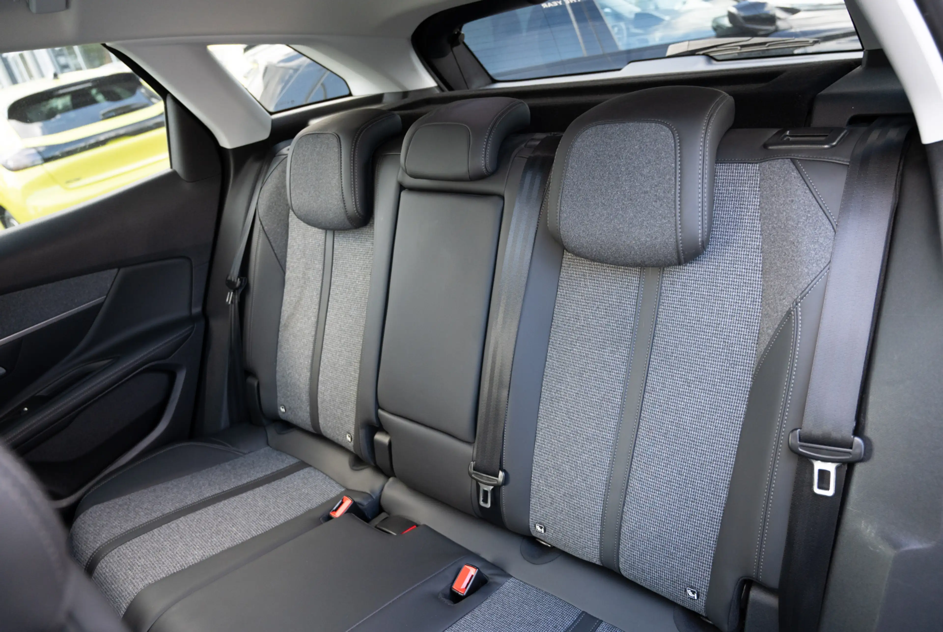 Peugeot 3008 Allure Pack 1.2 PureTech 130 *MIRRORSCREEN*SHZ*DAB* *INVENTUR-SALE* — photo 7
