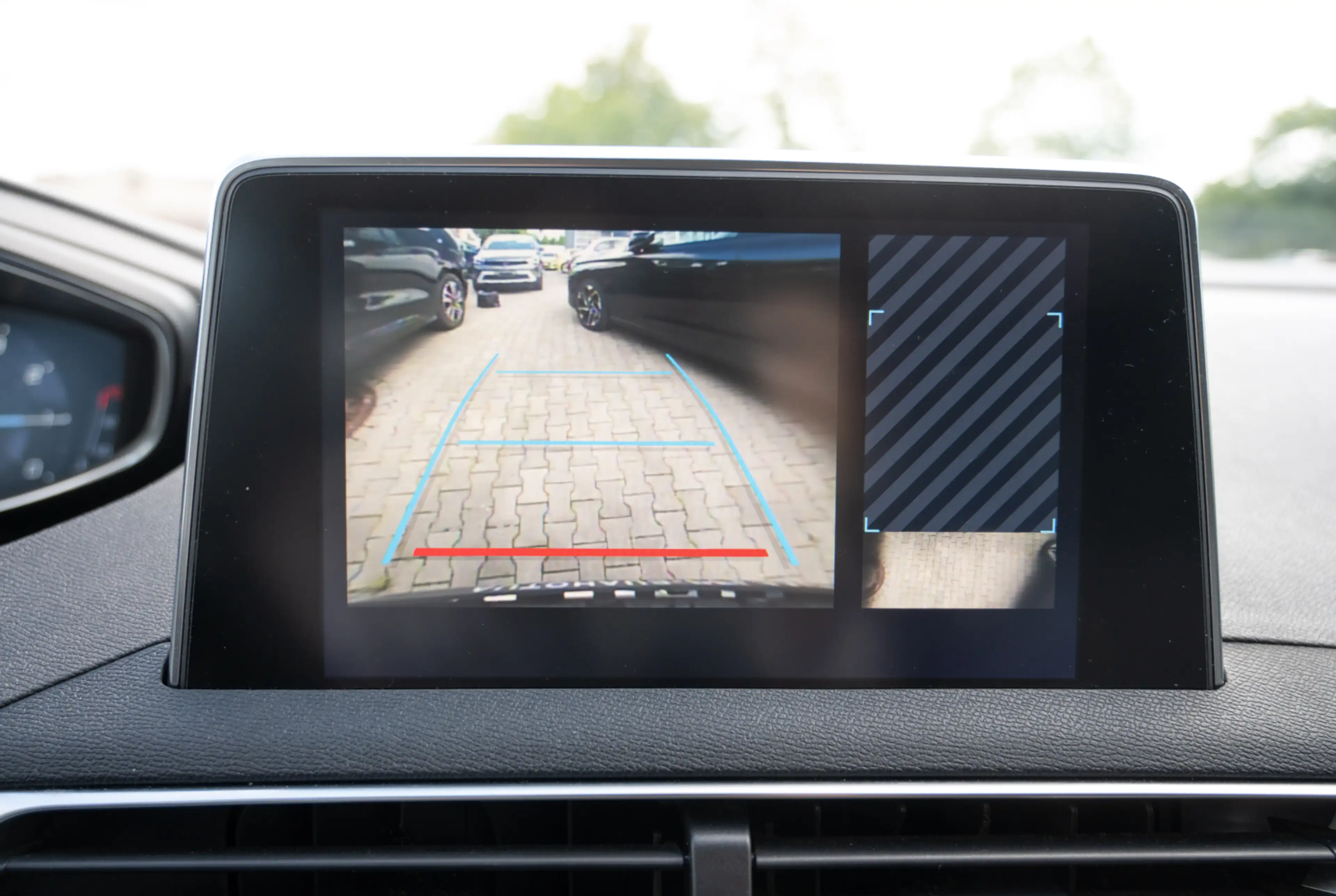 Peugeot 3008 Allure Pack 1.2 PureTech 130 *MIRRORSCREEN*SHZ*DAB* *INVENTUR-SALE* — photo 8