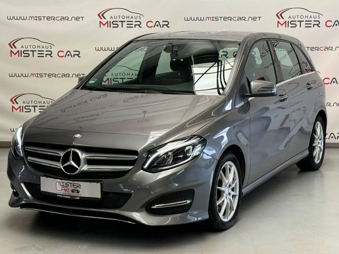 Mercedes-Benz B 200 URBAN Aut AHK/Navi/Leder/LED/PDC/SHZ/ALU Gris - 1