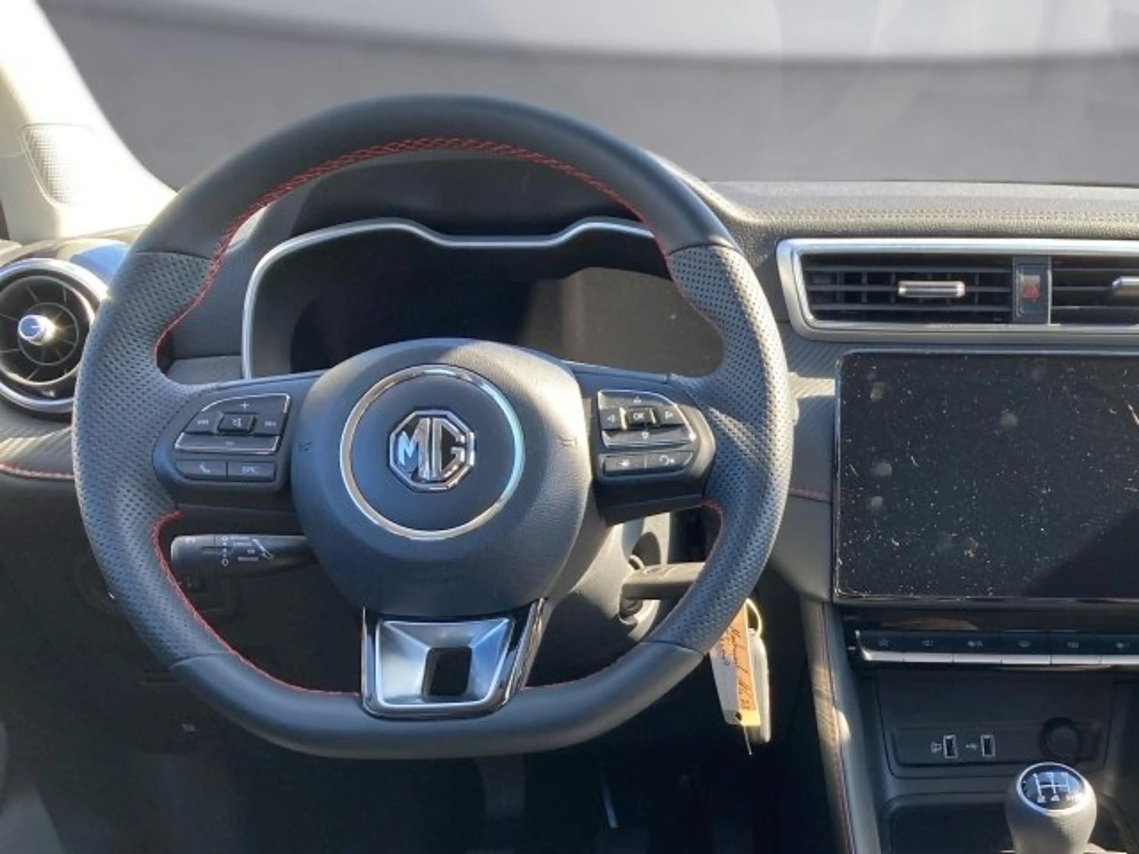 MG ZS 1.5 VTi Luxury — photo 10