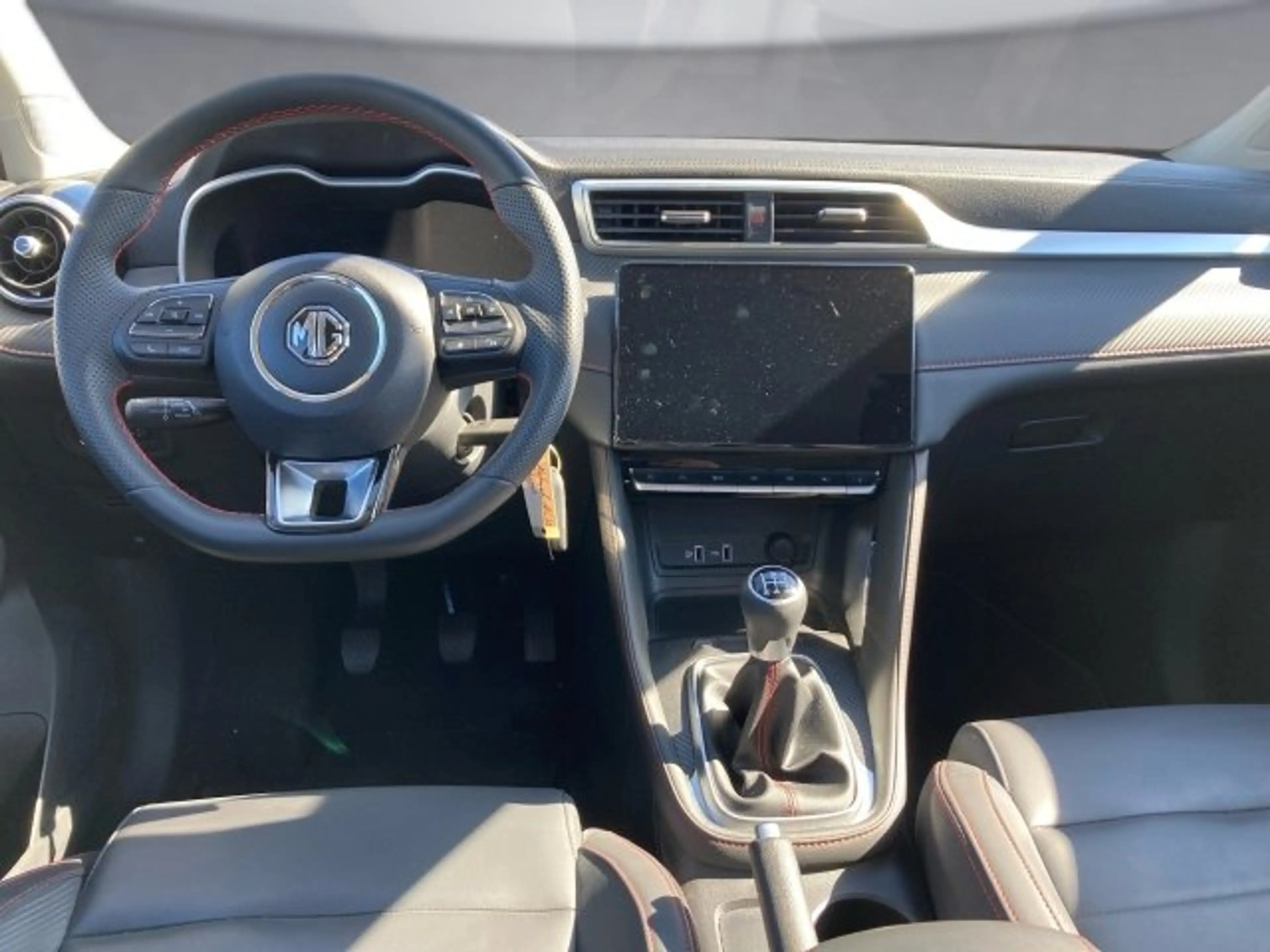 MG ZS 1.5 VTi Luxury — photo 9