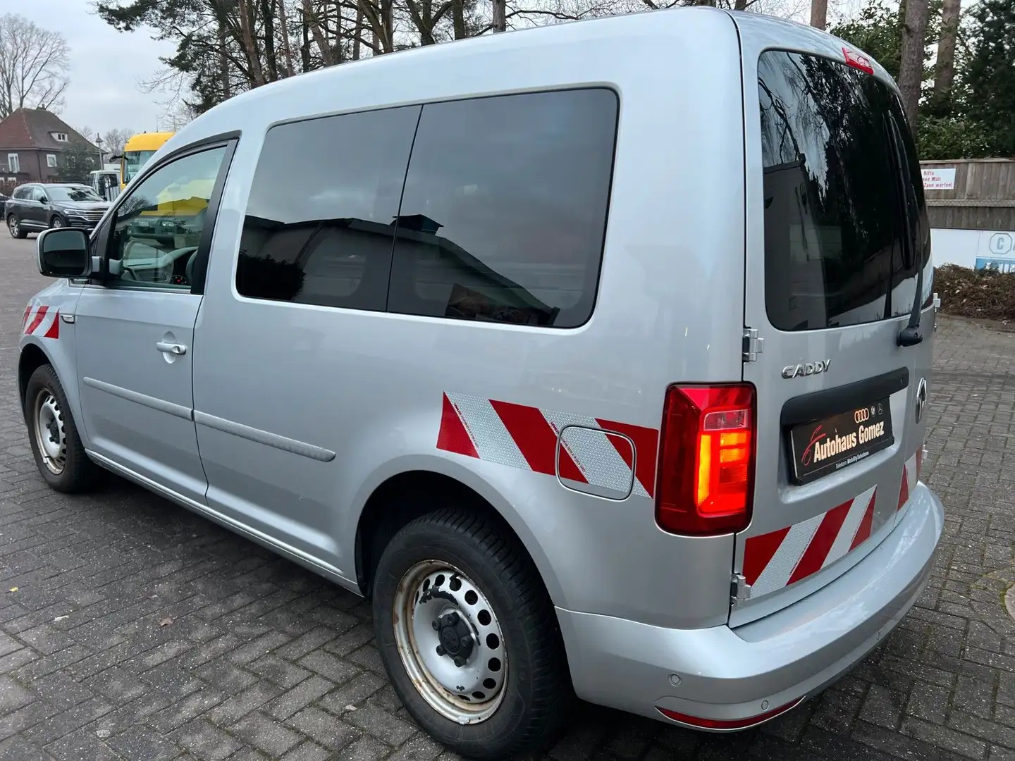 Volkswagen Caddy 1,4 BMT Standh. Navi Klima Super Zustand Argent - 2
