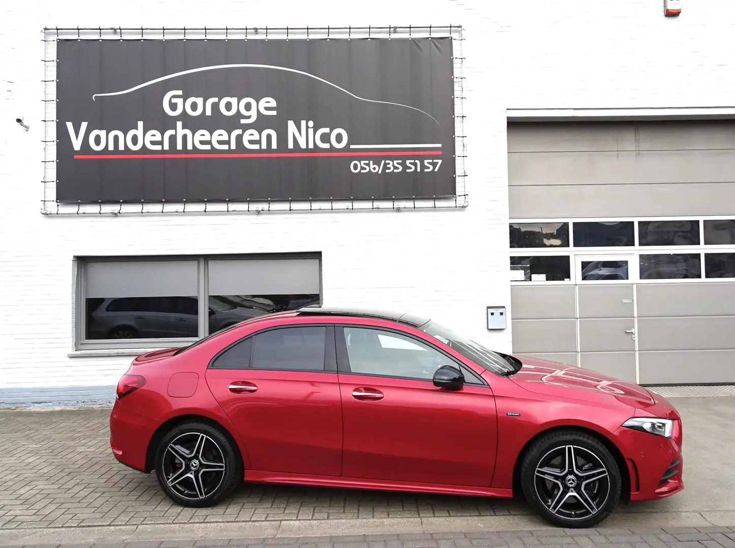 Mercedes-Benz A 250 e AMG,PANODAK,VIRTUAL,CARPLAY,CAMERA,BURMESTER,DAB Rouge - 1