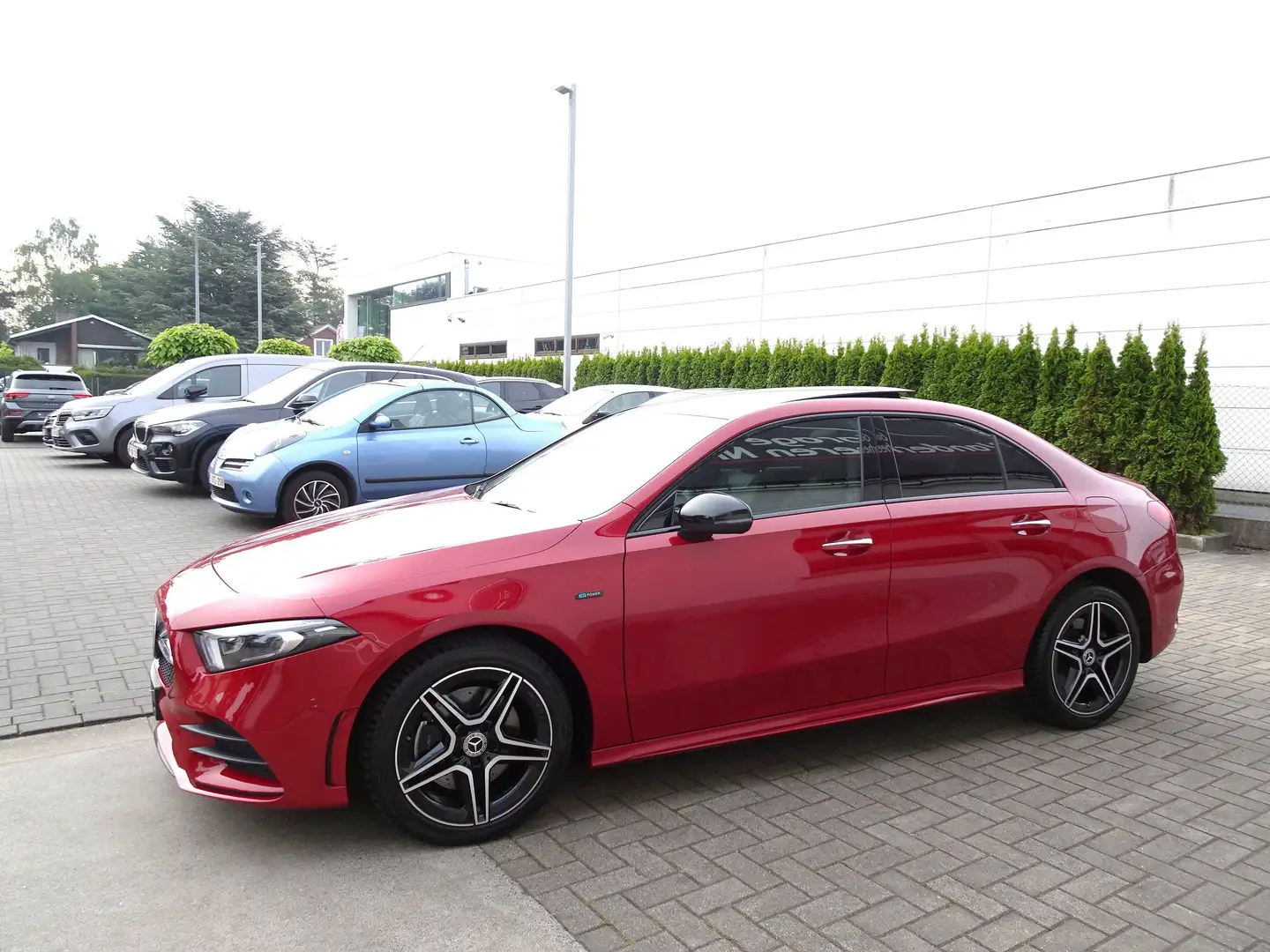 Mercedes-Benz A 250 e AMG,PANODAK,VIRTUAL,CARPLAY,CAMERA,BURMESTER,DAB Rouge - 2
