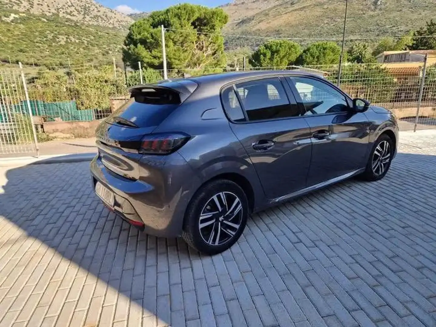Peugeot 208 208 1.5 bluehdi Allure Pack 2023 Grigio - 2