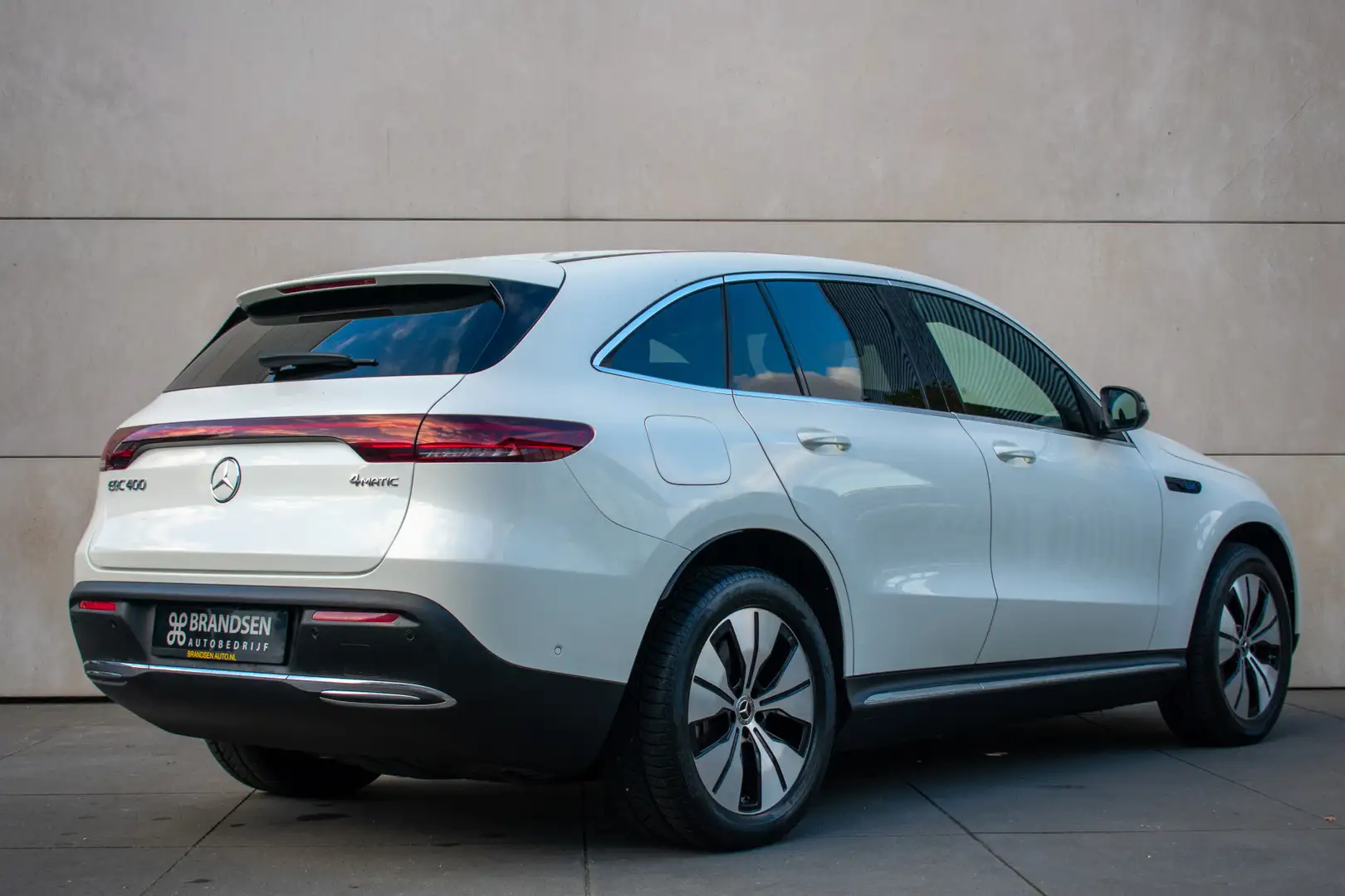 Mercedes-Benz EQC 400 4MATIC Business Solution 80 kWh -ACC-Pano-Sport St Wit - 2