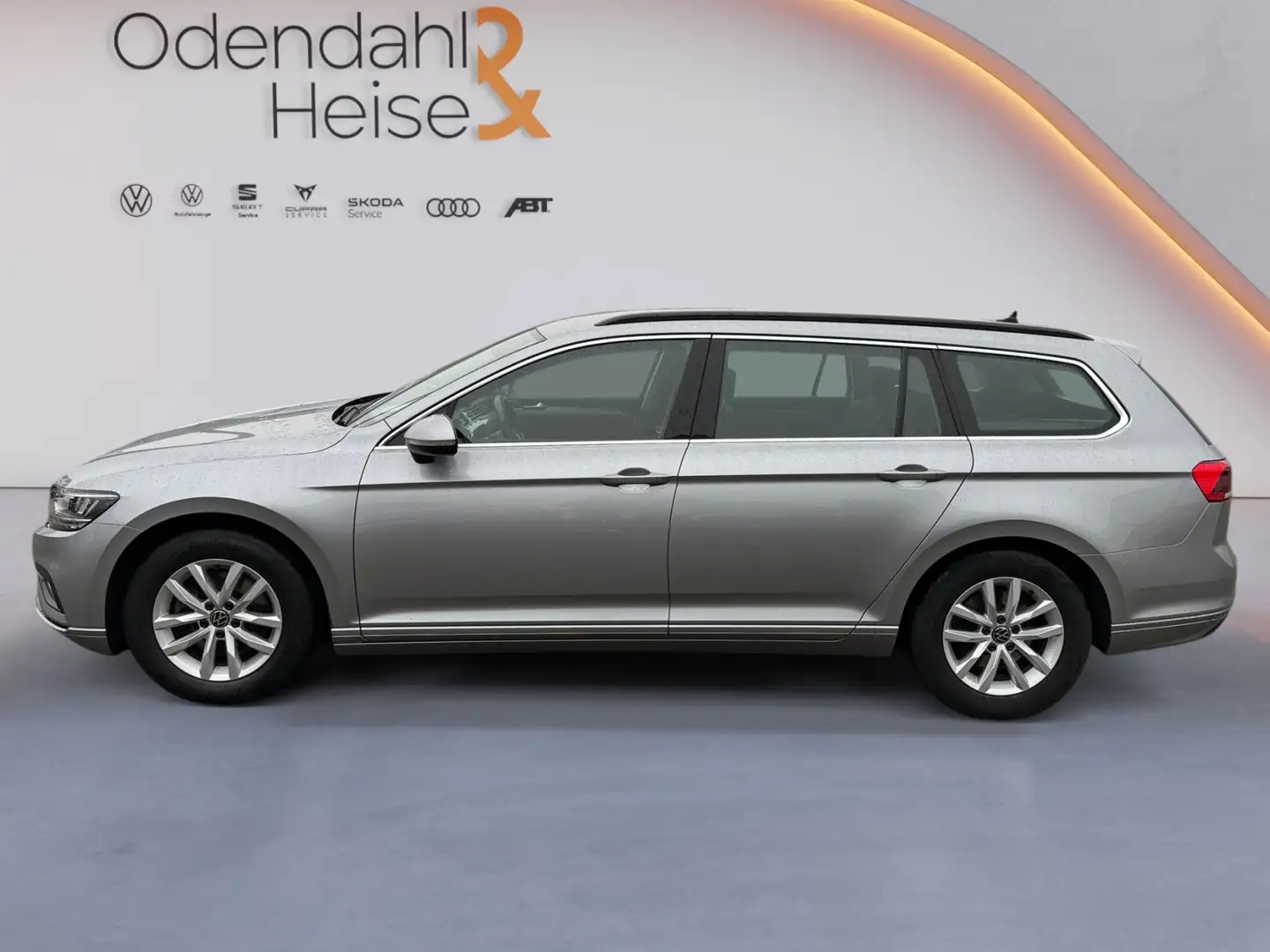 Volkswagen Passat Variant Business 1.5 TSI DSG NAVI / RFK / A Silber - 2