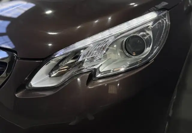 Peugeot 2008 view 6